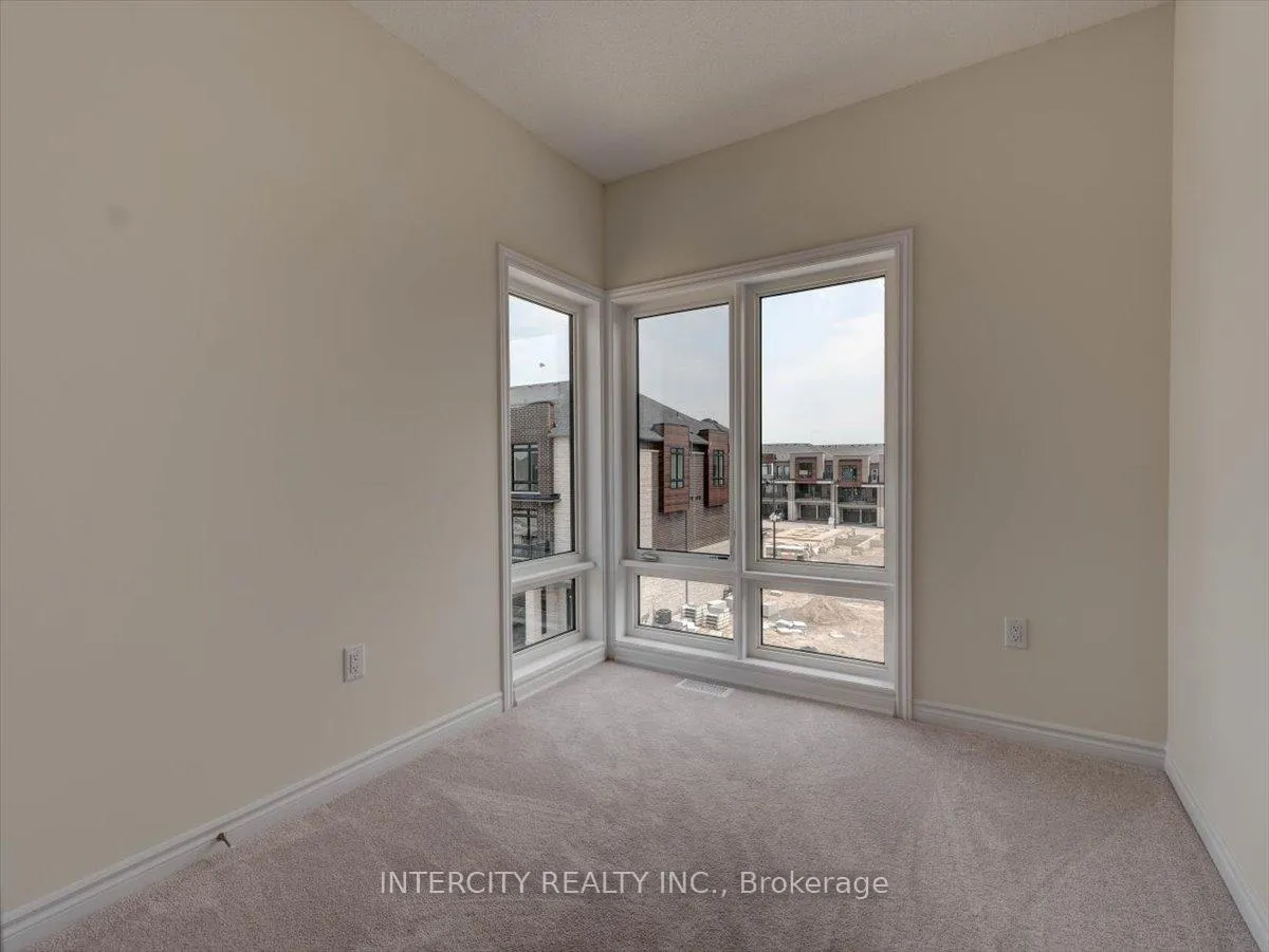 Photo 24 of 22 Griffith Street, Aurora, Bayview Northeast — HOMEH