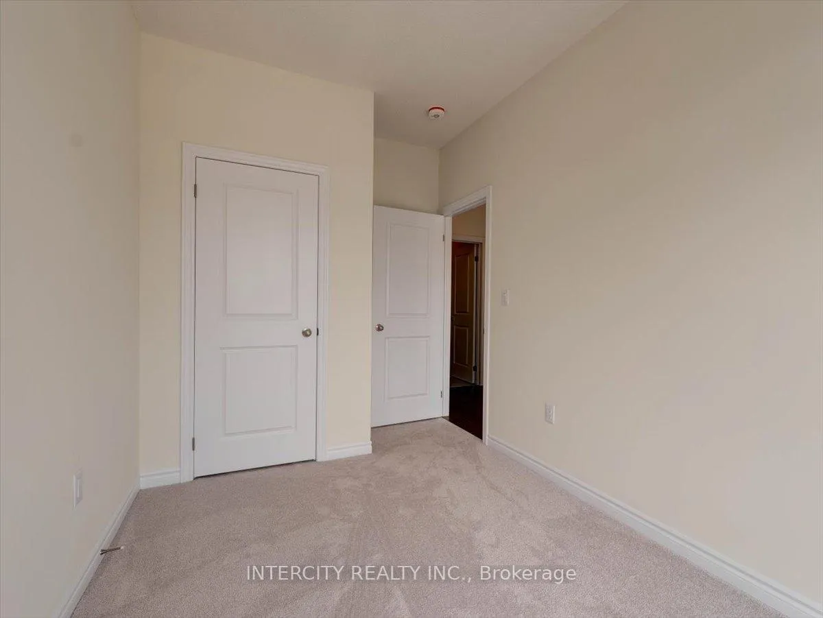 Photo 26 of 22 Griffith Street, Aurora, Bayview Northeast — HOMEH