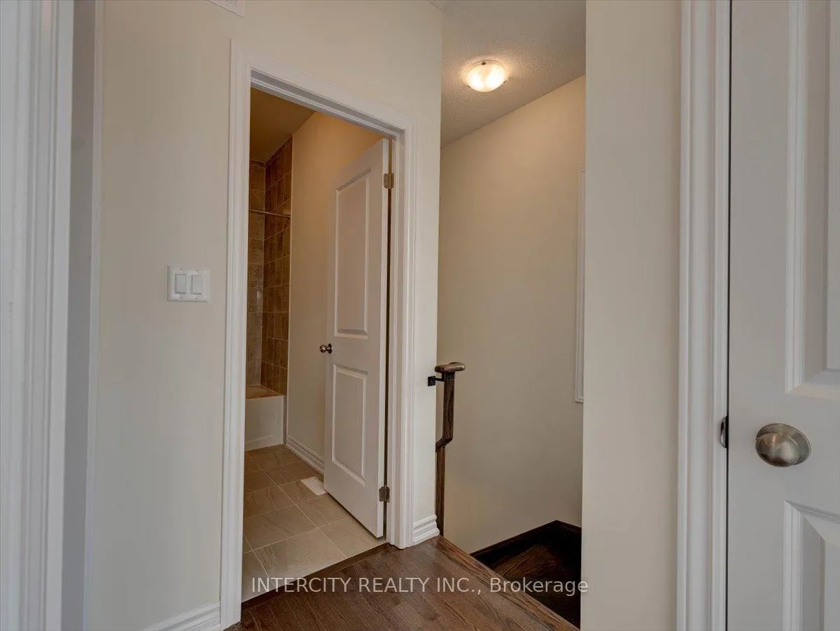 Photo 27 of 22 Griffith Street, Aurora, Bayview Northeast — HOMEH