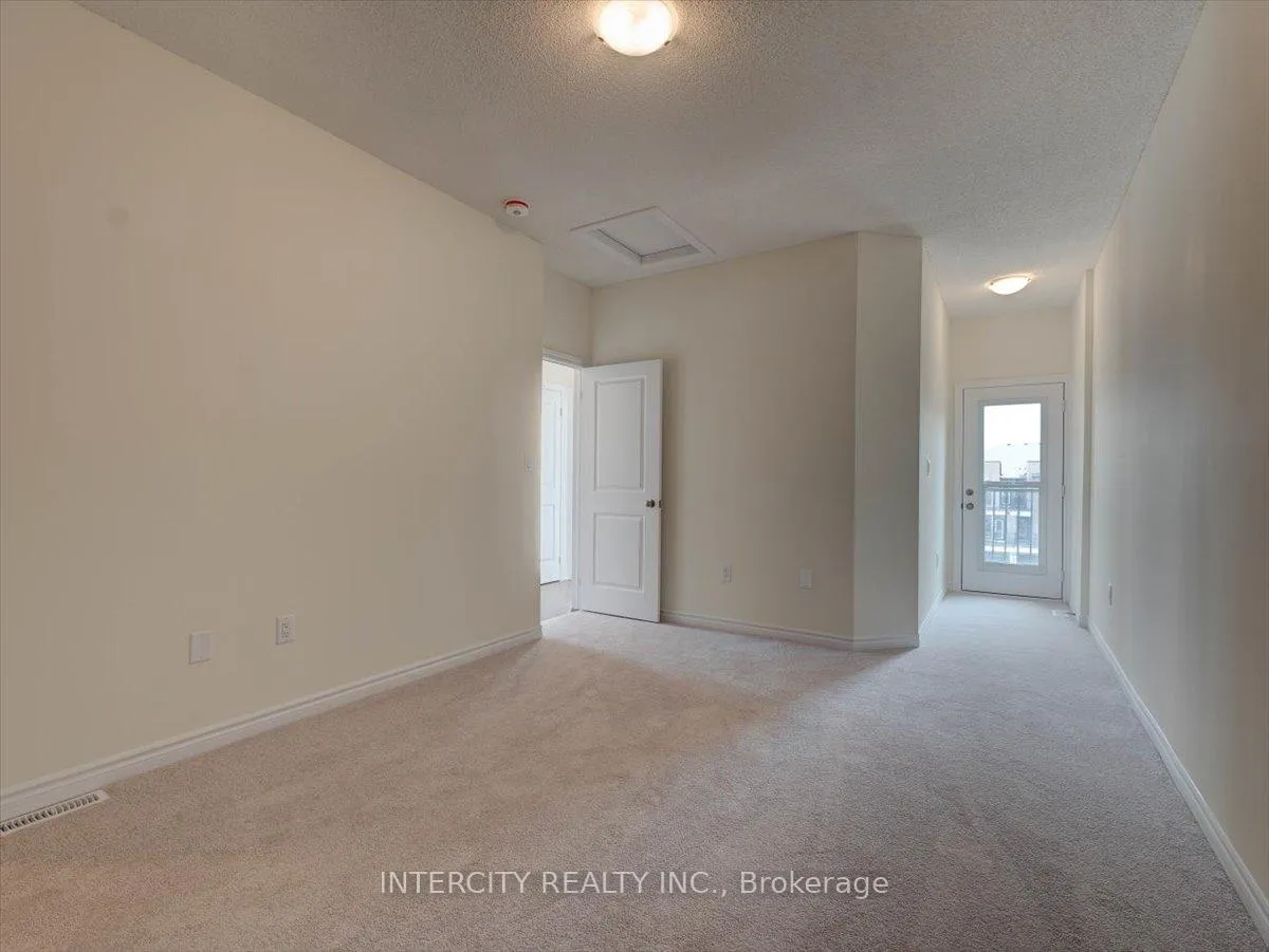 Photo 29 of 22 Griffith Street, Aurora, Bayview Northeast — HOMEH