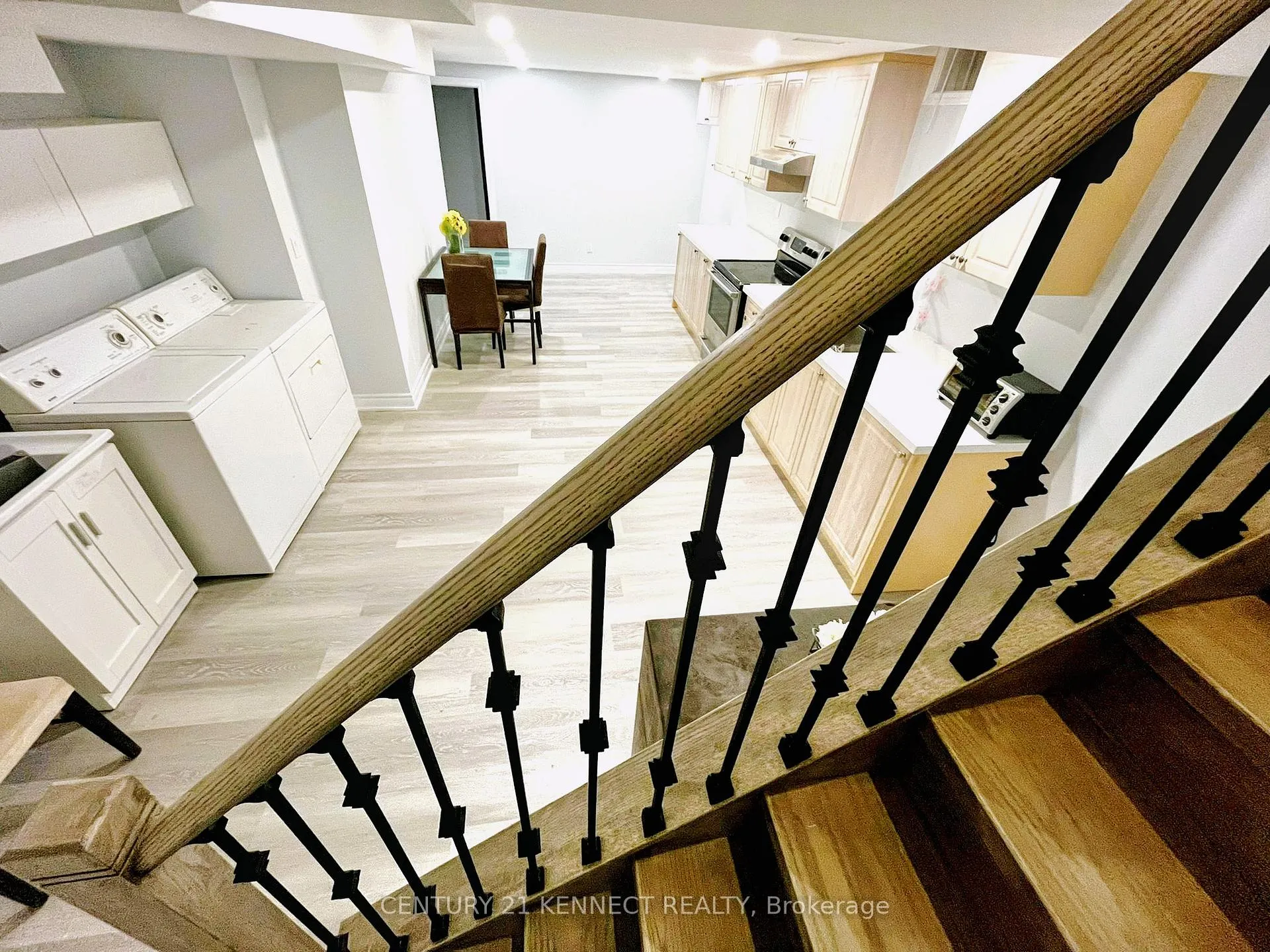 Photo 3 of Unit Lower, 9 Oakford Drive, Markham, Cachet — HOMEH