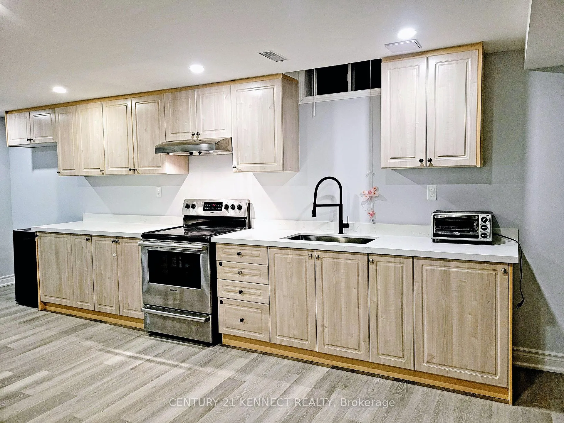 Photo 6 of Unit Lower, 9 Oakford Drive, Markham, Cachet — HOMEH