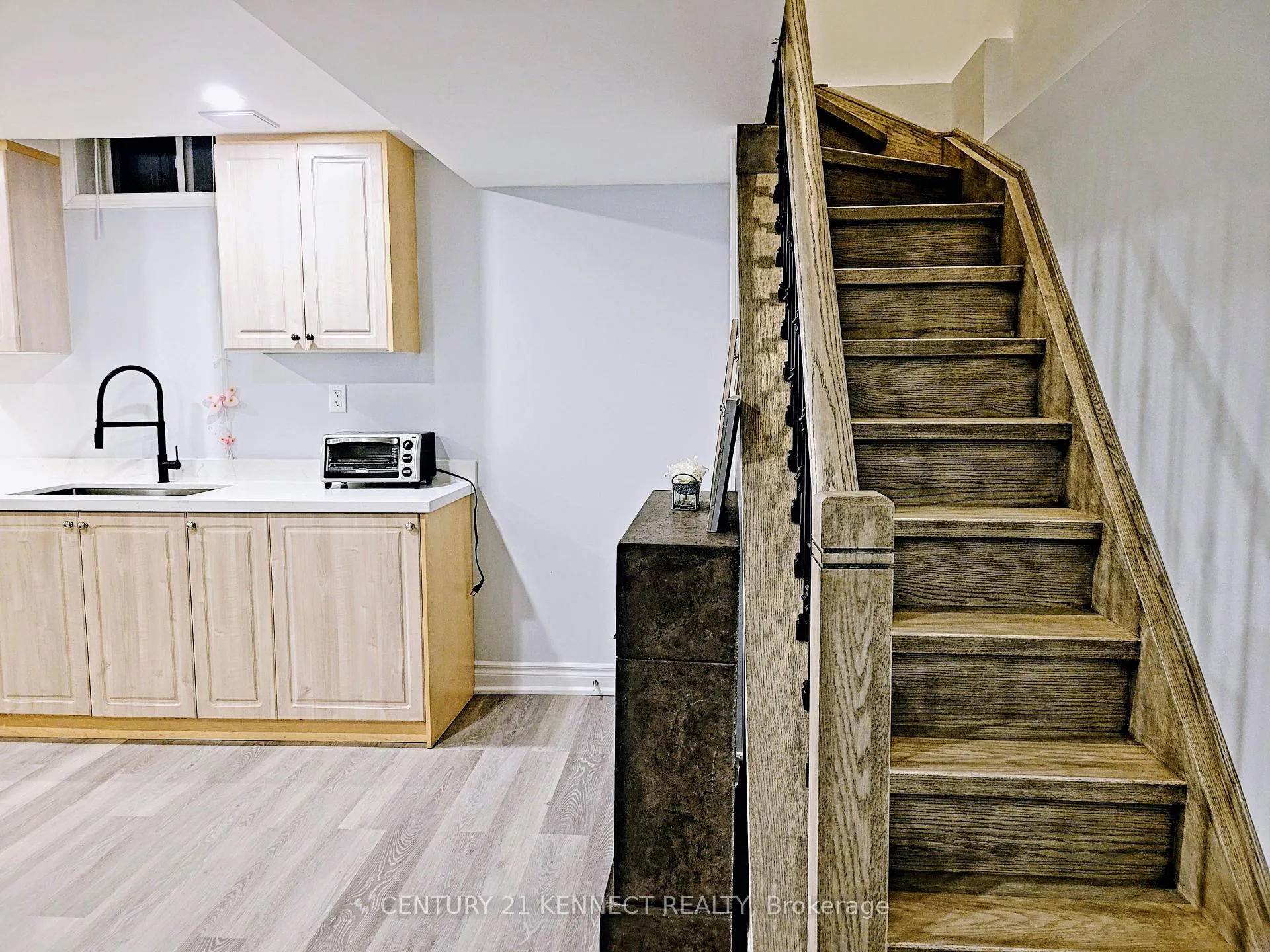 Photo 8 of Unit Lower, 9 Oakford Drive, Markham, Cachet — HOMEH