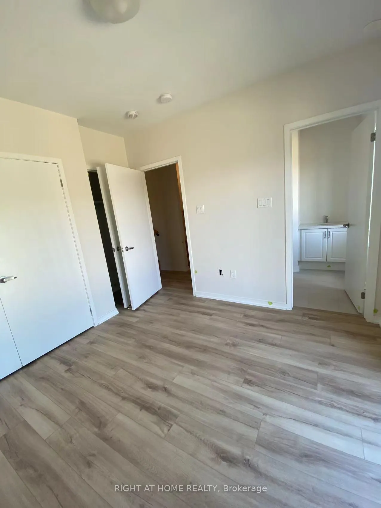 Photo 2 of 9 Rattenbury Road, Vaughan, Patterson — HOMEH
