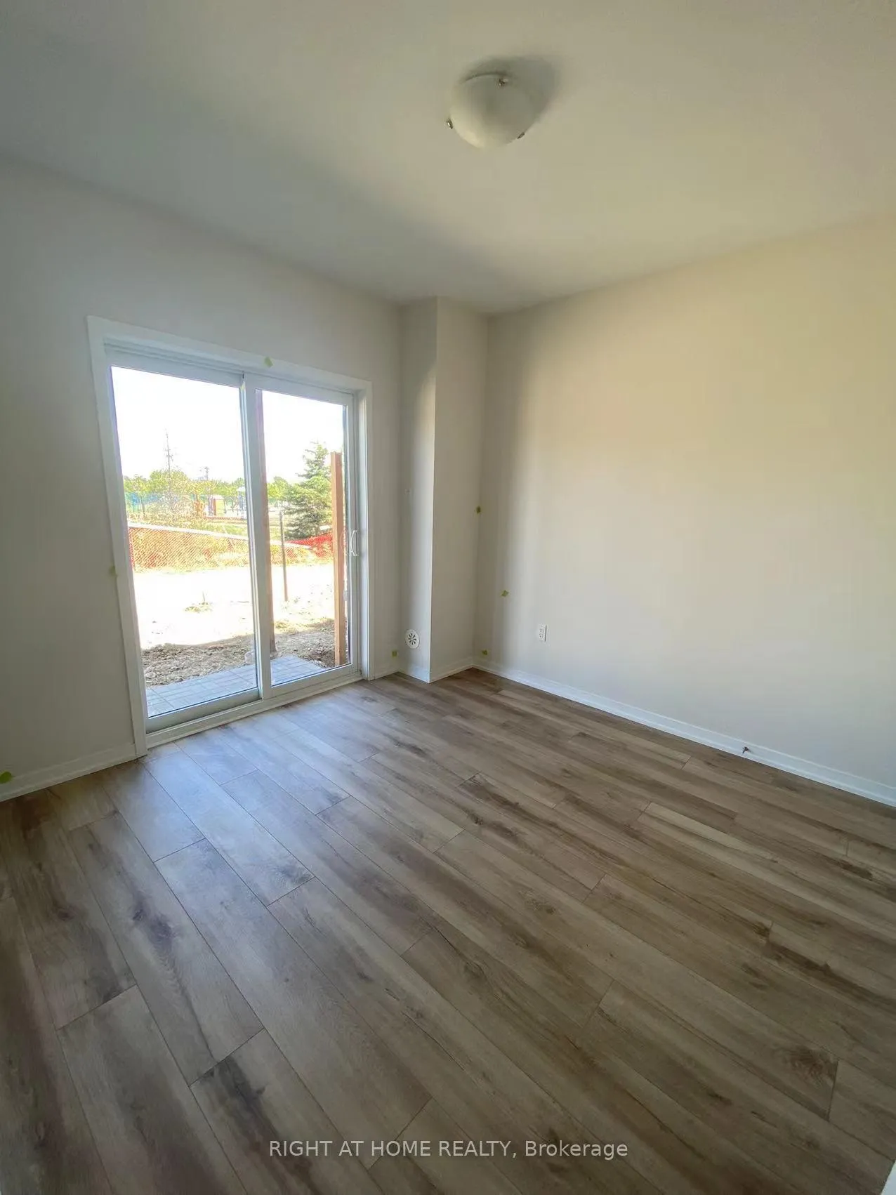 Photo 3 of 9 Rattenbury Road, Vaughan, Patterson — HOMEH