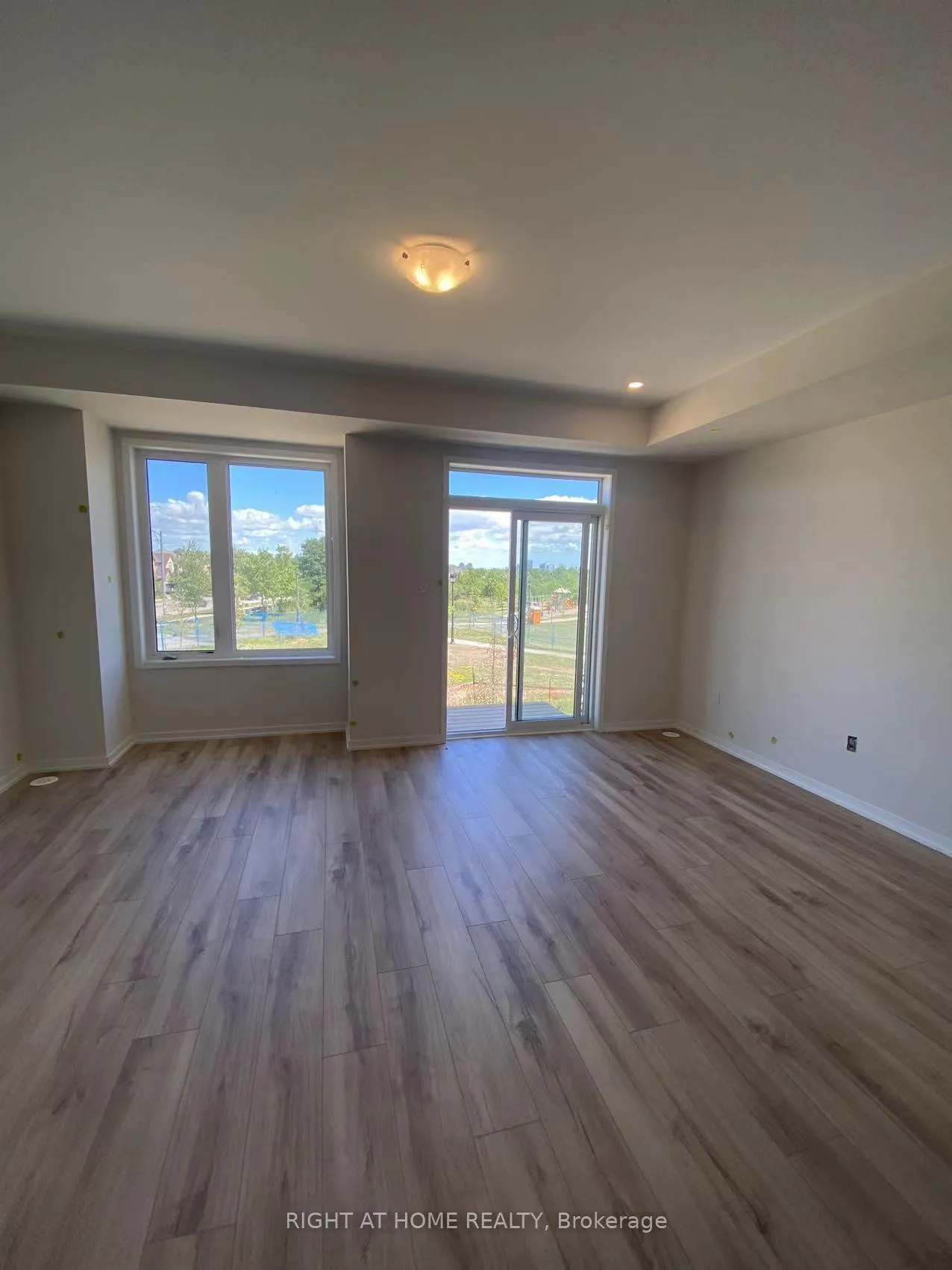 Photo 7 of 9 Rattenbury Road, Vaughan, Patterson — HOMEH