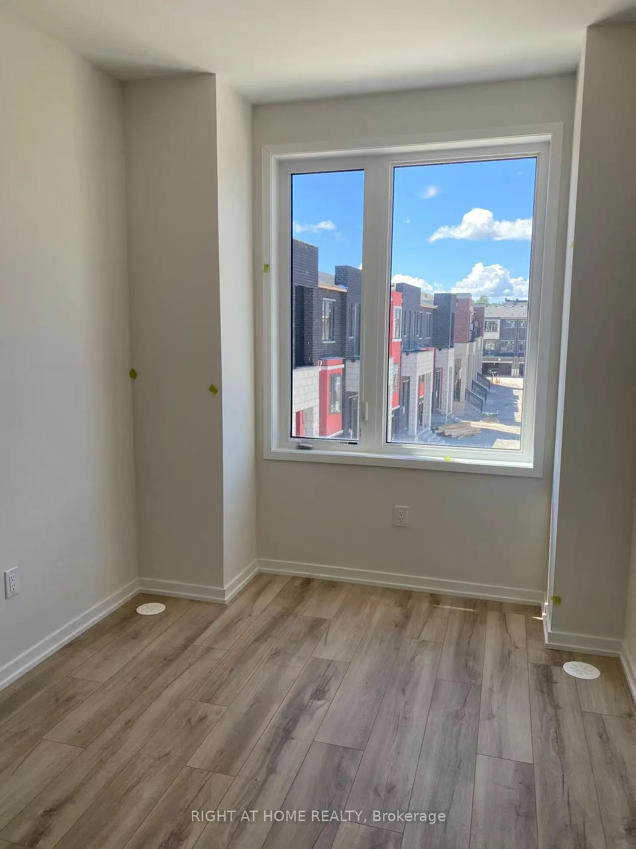 Photo 10 of 9 Rattenbury Road, Vaughan, Patterson — HOMEH