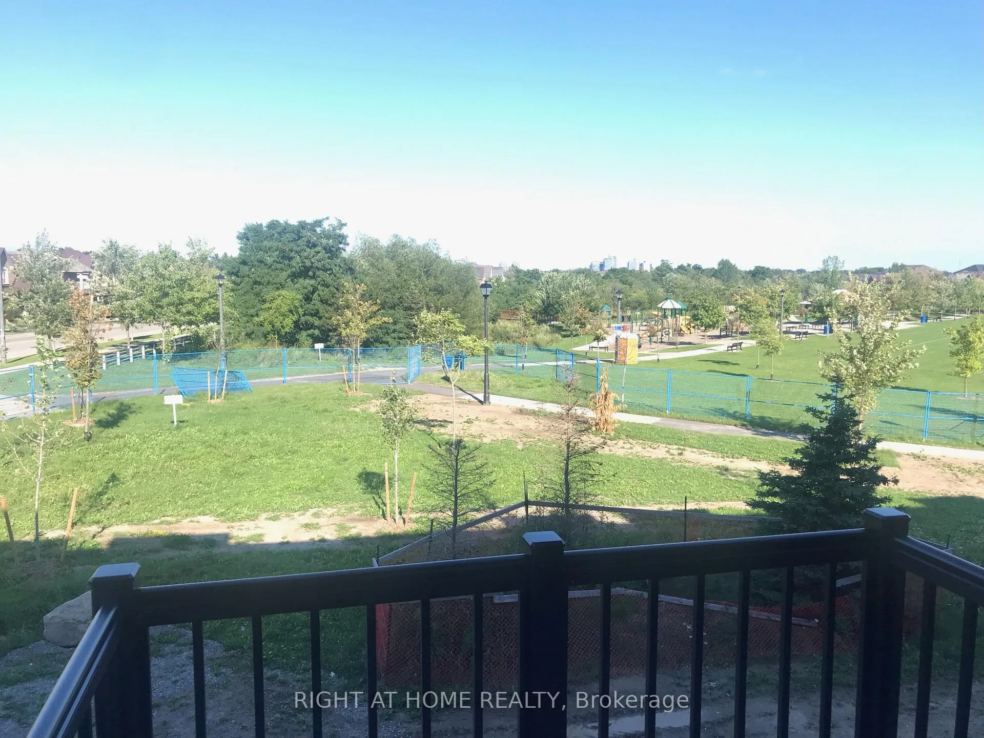 Photo 15 of 9 Rattenbury Road, Vaughan, Patterson — HOMEH