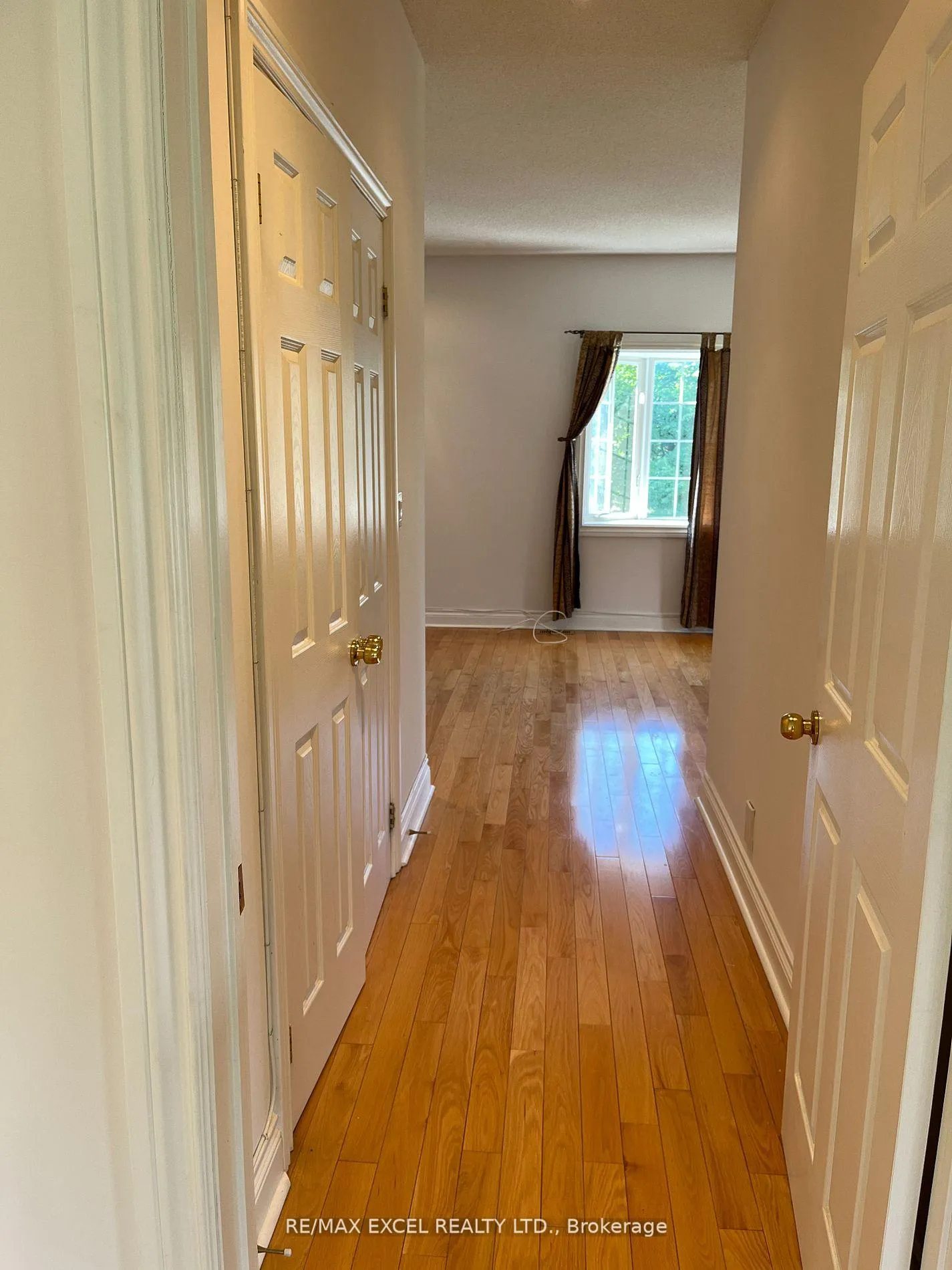 Photo 5 of 3 Ryan Crescent, Markham, Victoria Manor-Jennings Gate — HOMEH