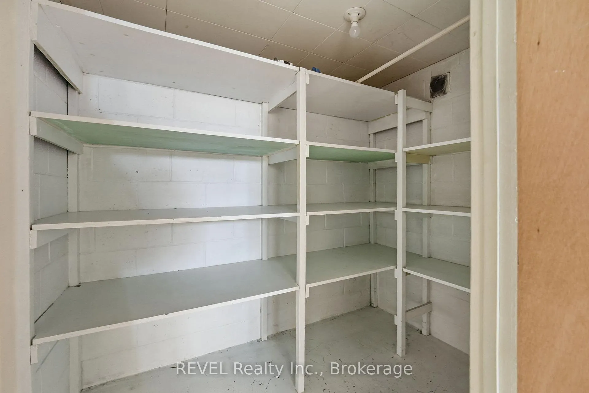 Photo 23 of 10 Redwood Avenue, St. Catharines, Bunting/Linwell — HOMEH
