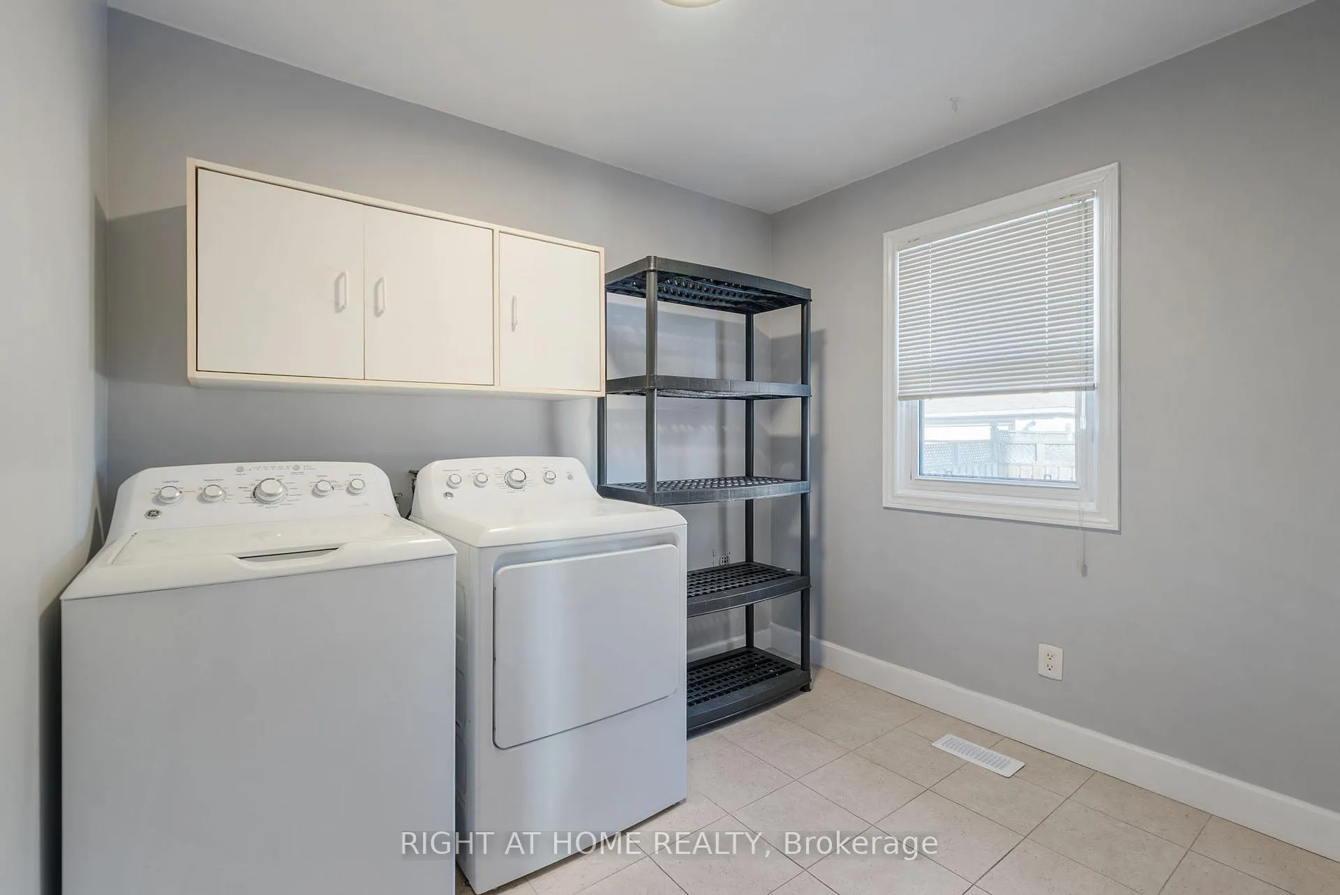 Photo 11 of 106 John Street W, Whitby, Downtown Whitby — HOMEH