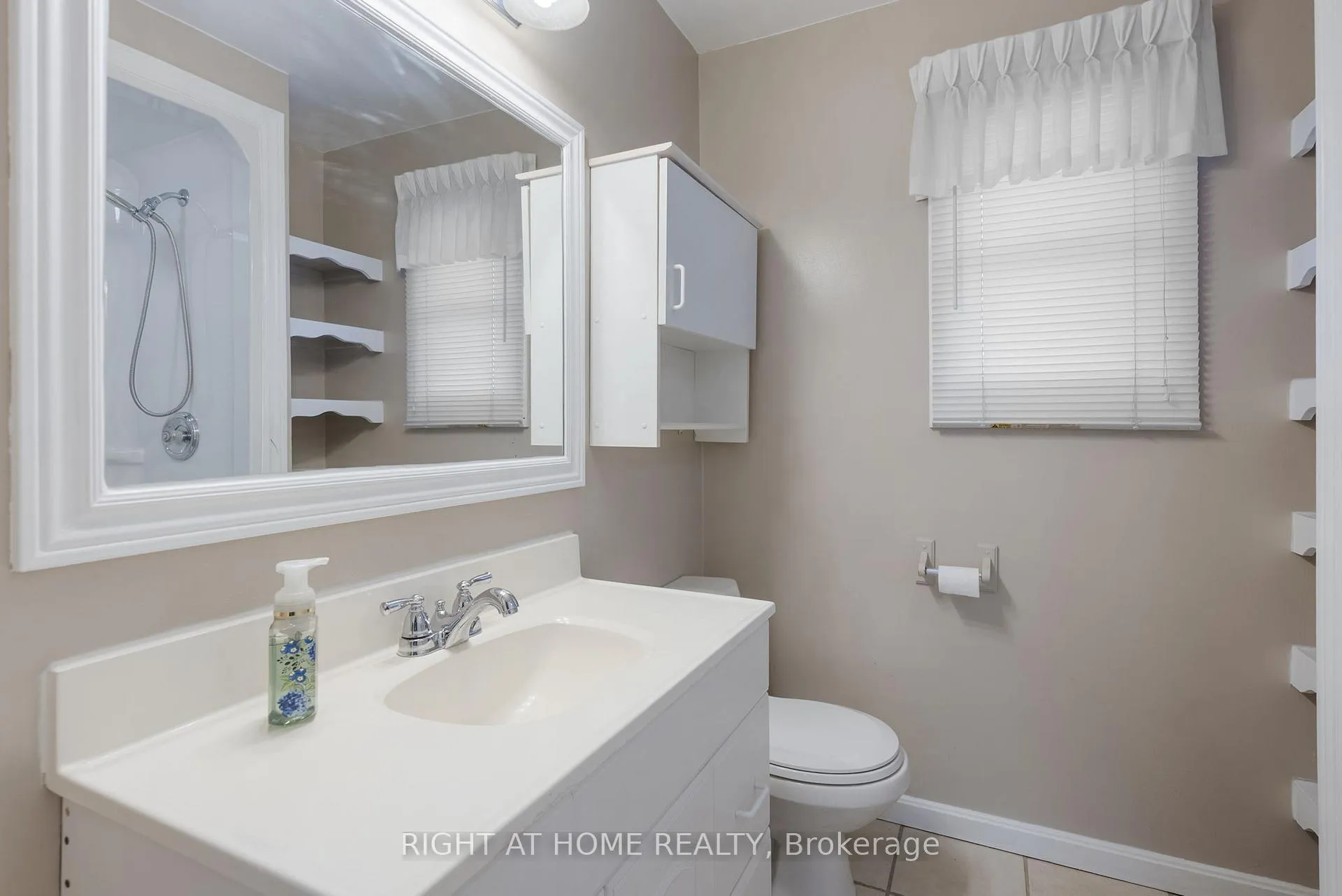 Photo 12 of 106 John Street W, Whitby, Downtown Whitby — HOMEH