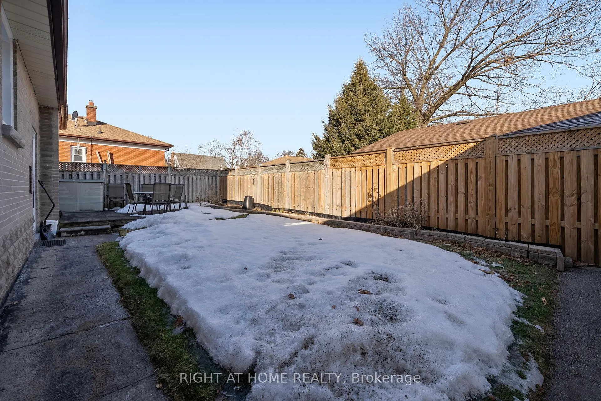 Photo 21 of 106 John Street W, Whitby, Downtown Whitby — HOMEH