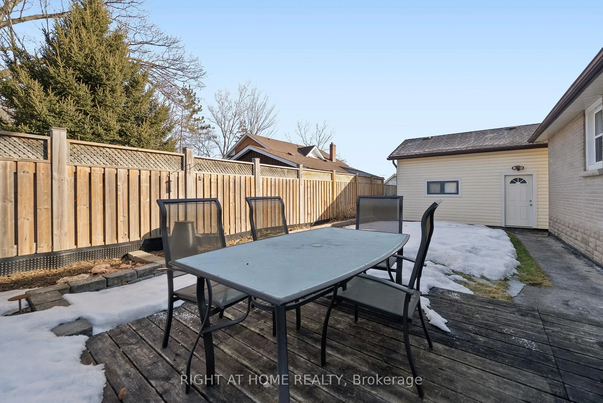Photo 22 of 106 John Street W, Whitby, Downtown Whitby — HOMEH