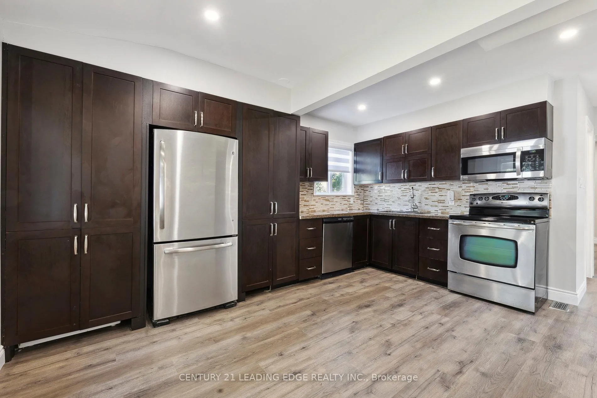 Photo 11 of 18 Beech Street, Ajax, Central — HOMEH