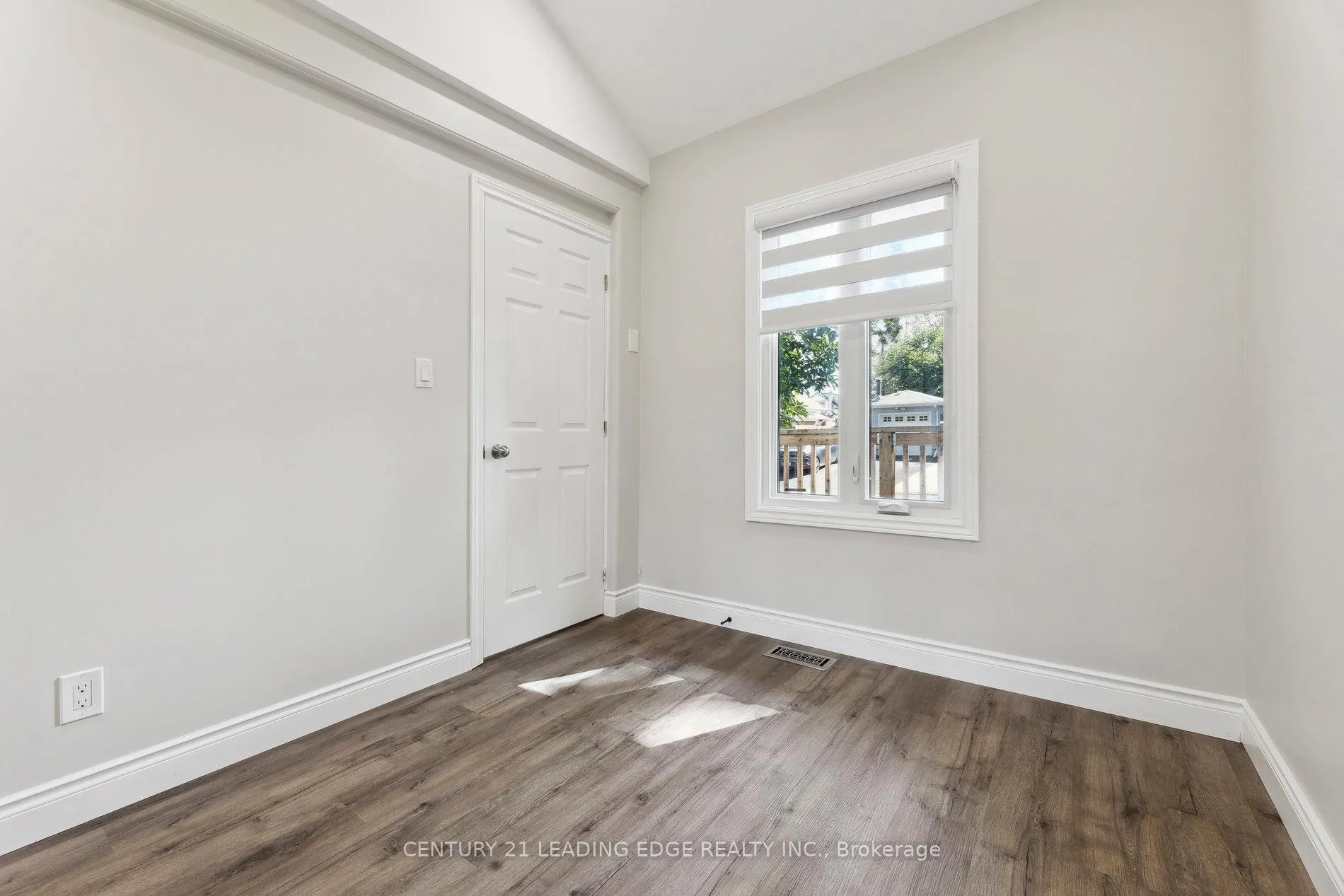 Photo 15 of 18 Beech Street, Ajax, Central — HOMEH