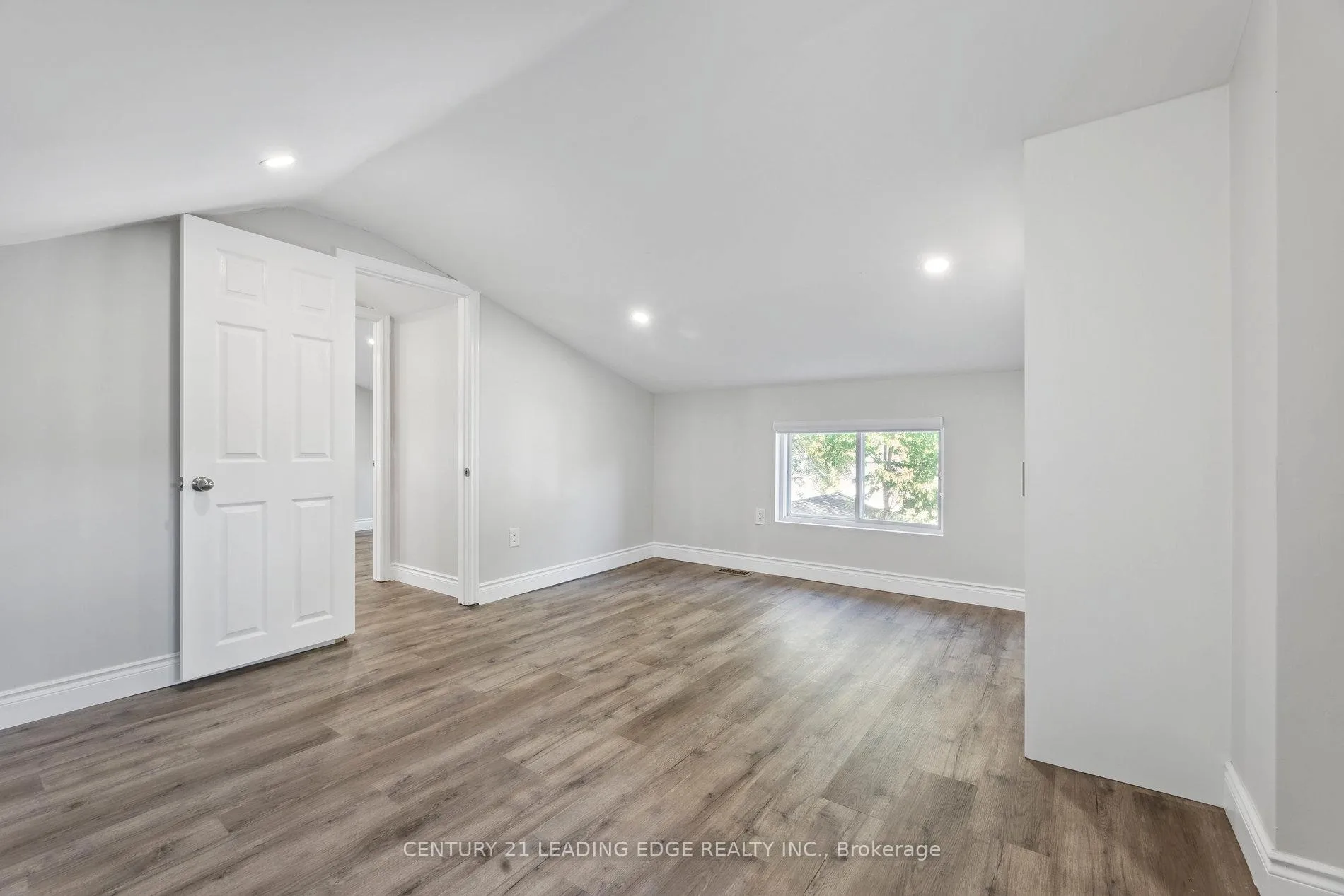 Photo 20 of 18 Beech Street, Ajax, Central — HOMEH