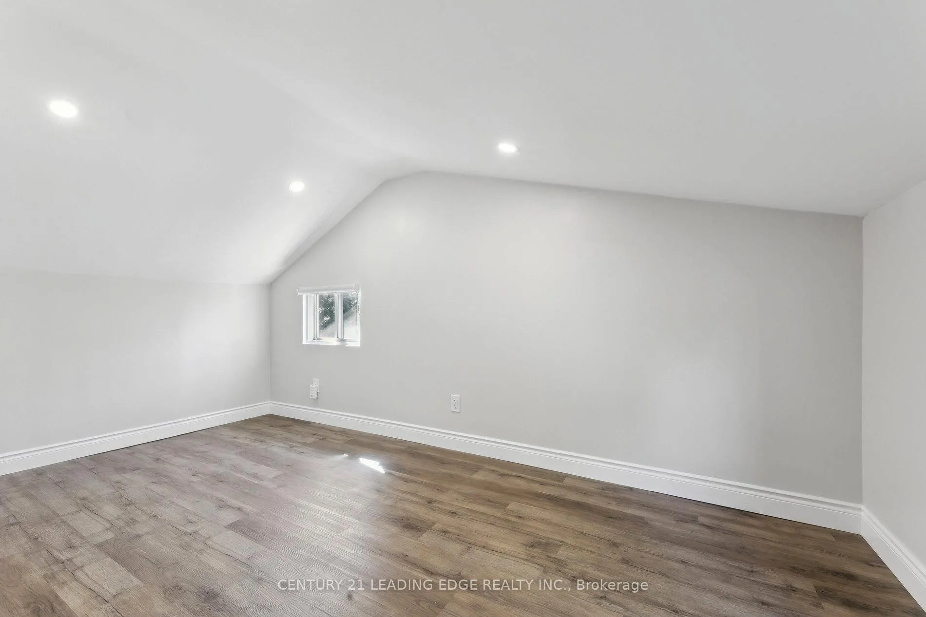 Photo 24 of 18 Beech Street, Ajax, Central — HOMEH