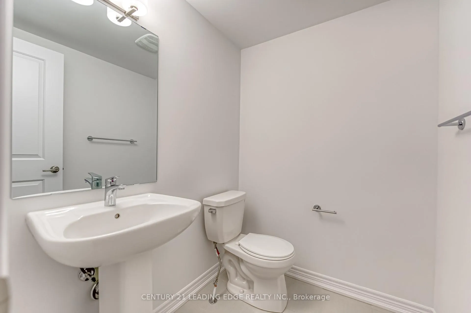 Photo 4 of 1112 Lockie Drive, Oshawa, Kedron — HOMEH