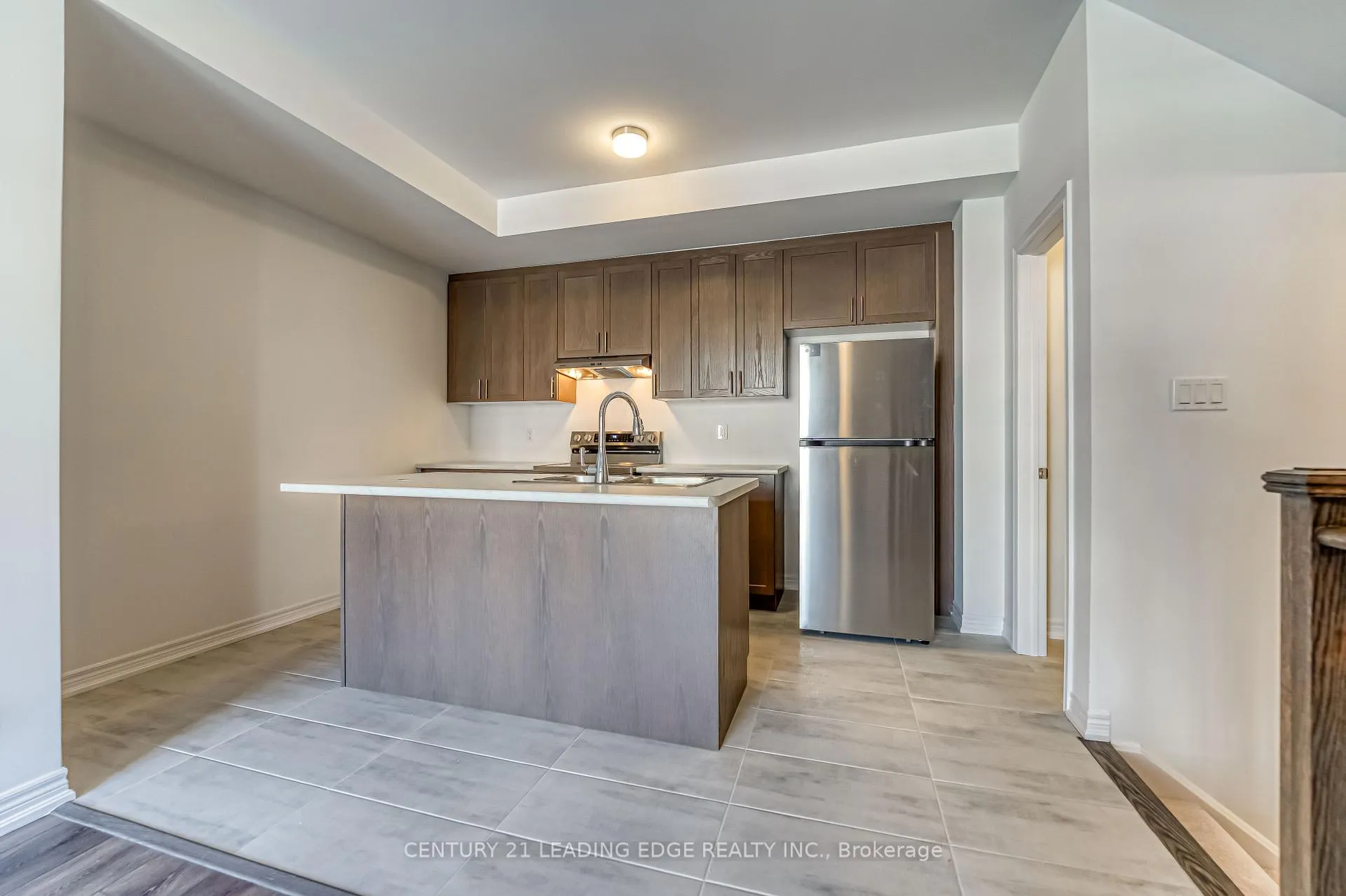 Photo 6 of 1112 Lockie Drive, Oshawa, Kedron — HOMEH