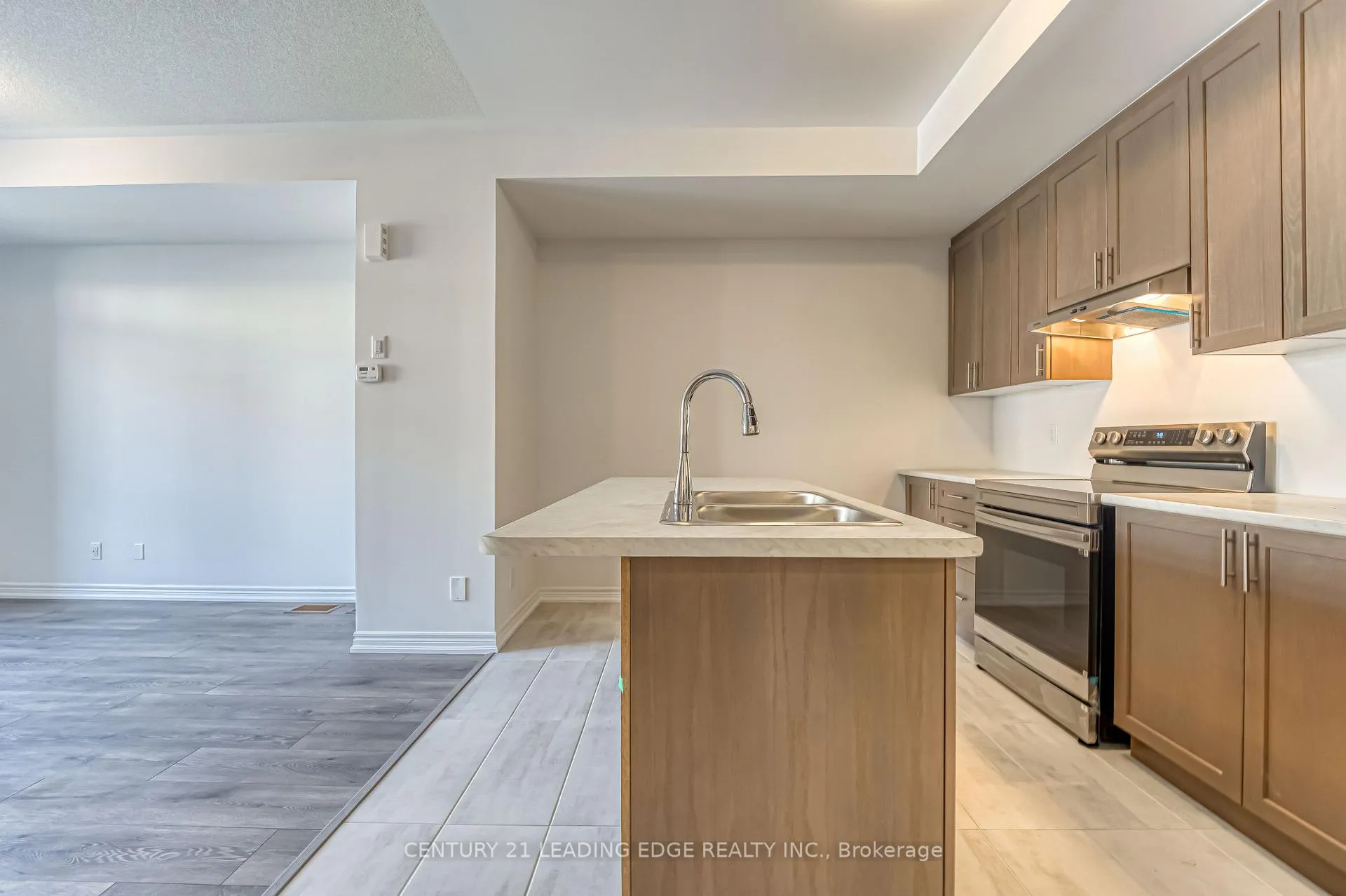 Photo 7 of 1112 Lockie Drive, Oshawa, Kedron — HOMEH