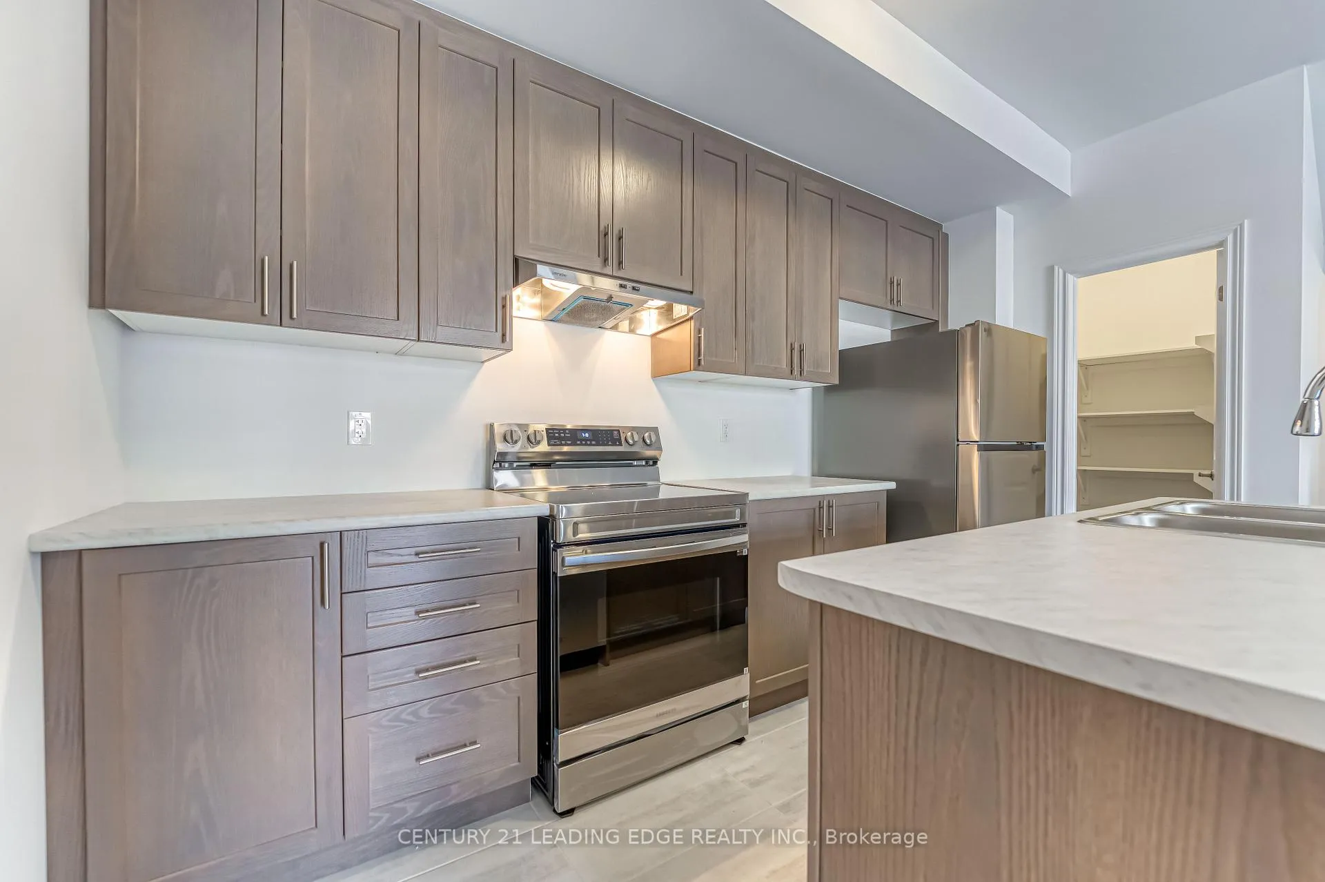 Photo 10 of 1112 Lockie Drive, Oshawa, Kedron — HOMEH