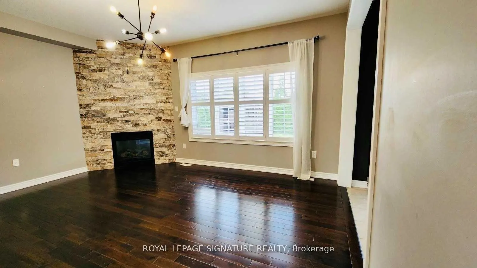 Photo 4 of 72 Secinaro Avenue, Hamilton, Ancaster — HOMEH