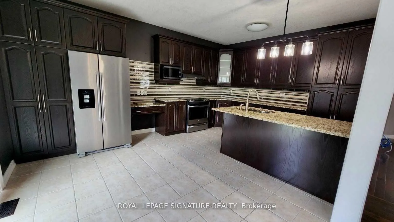 Photo 5 of 72 Secinaro Avenue, Hamilton, Ancaster — HOMEH