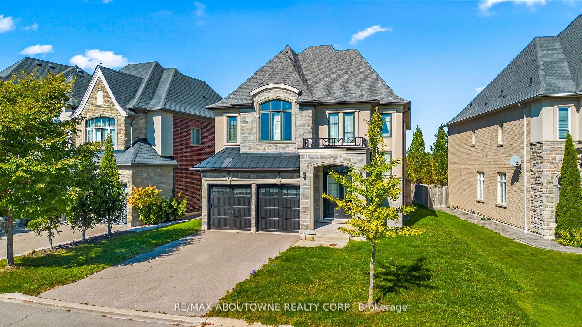 Photo 2 of 129 Robert Berry Crescent, King, King City — HOMEH