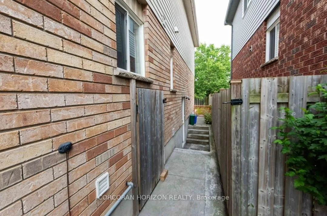 Photo 4 of Unit 2, 34 Peach Blossom Crescent, Kitchener — HOMEH
