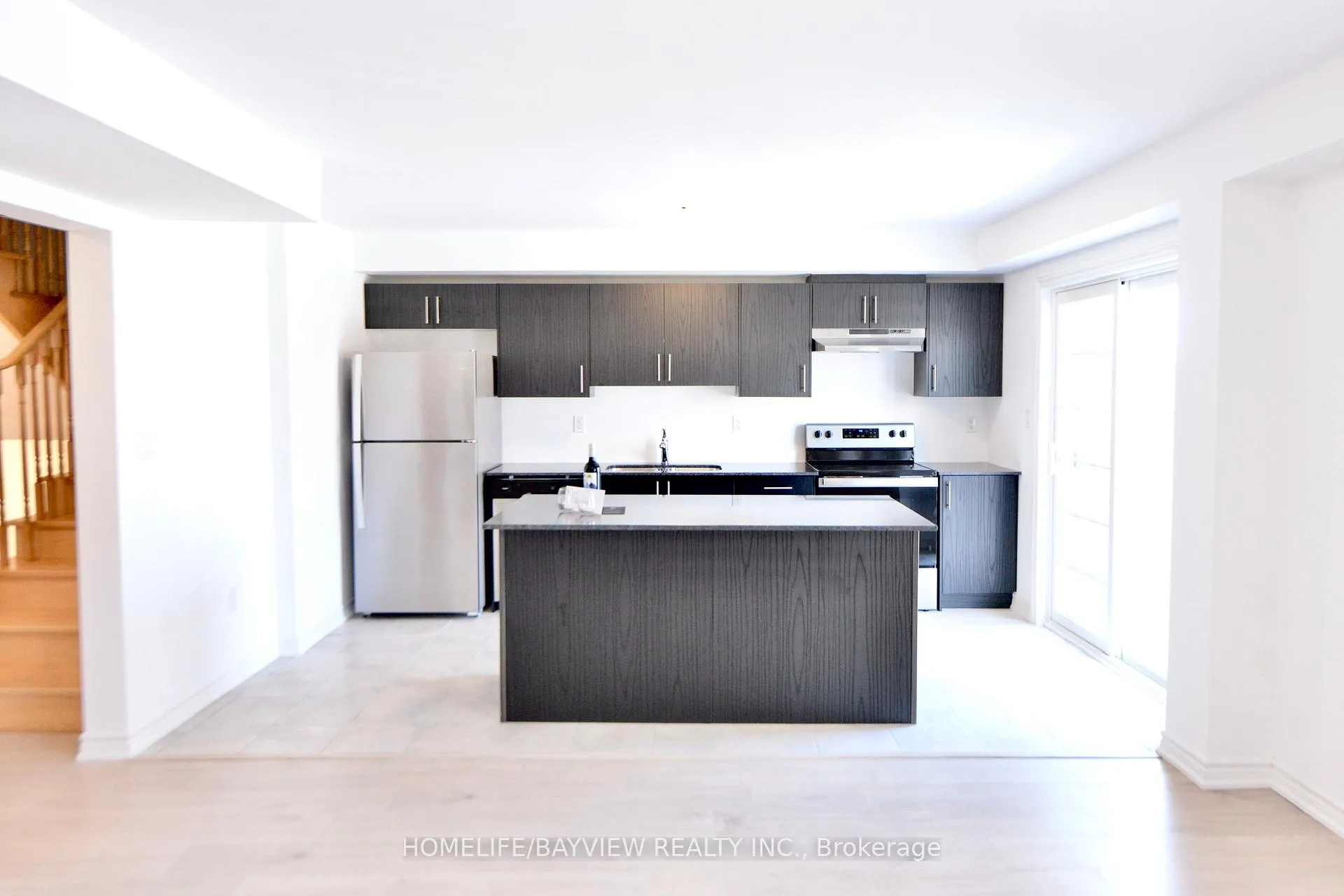 Photo 4 of 78 Pumpkin Corner Crescent, Barrie, Innis-Shore — HOMEH