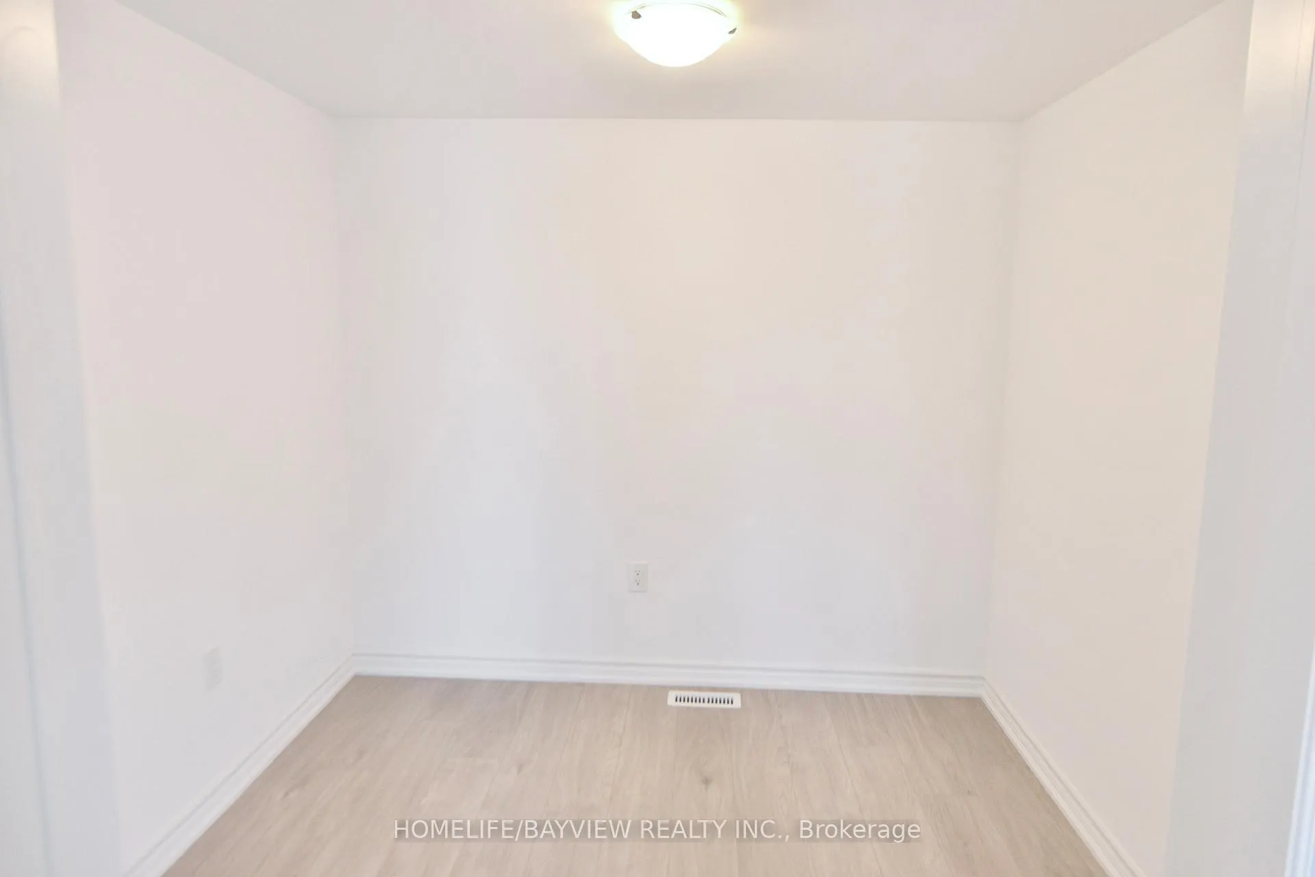 Photo 8 of 78 Pumpkin Corner Crescent, Barrie, Innis-Shore — HOMEH