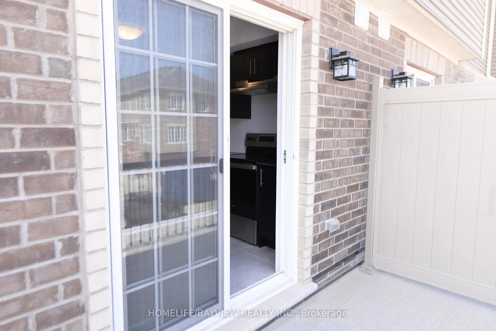 Photo 14 of 78 Pumpkin Corner Crescent, Barrie, Innis-Shore — HOMEH