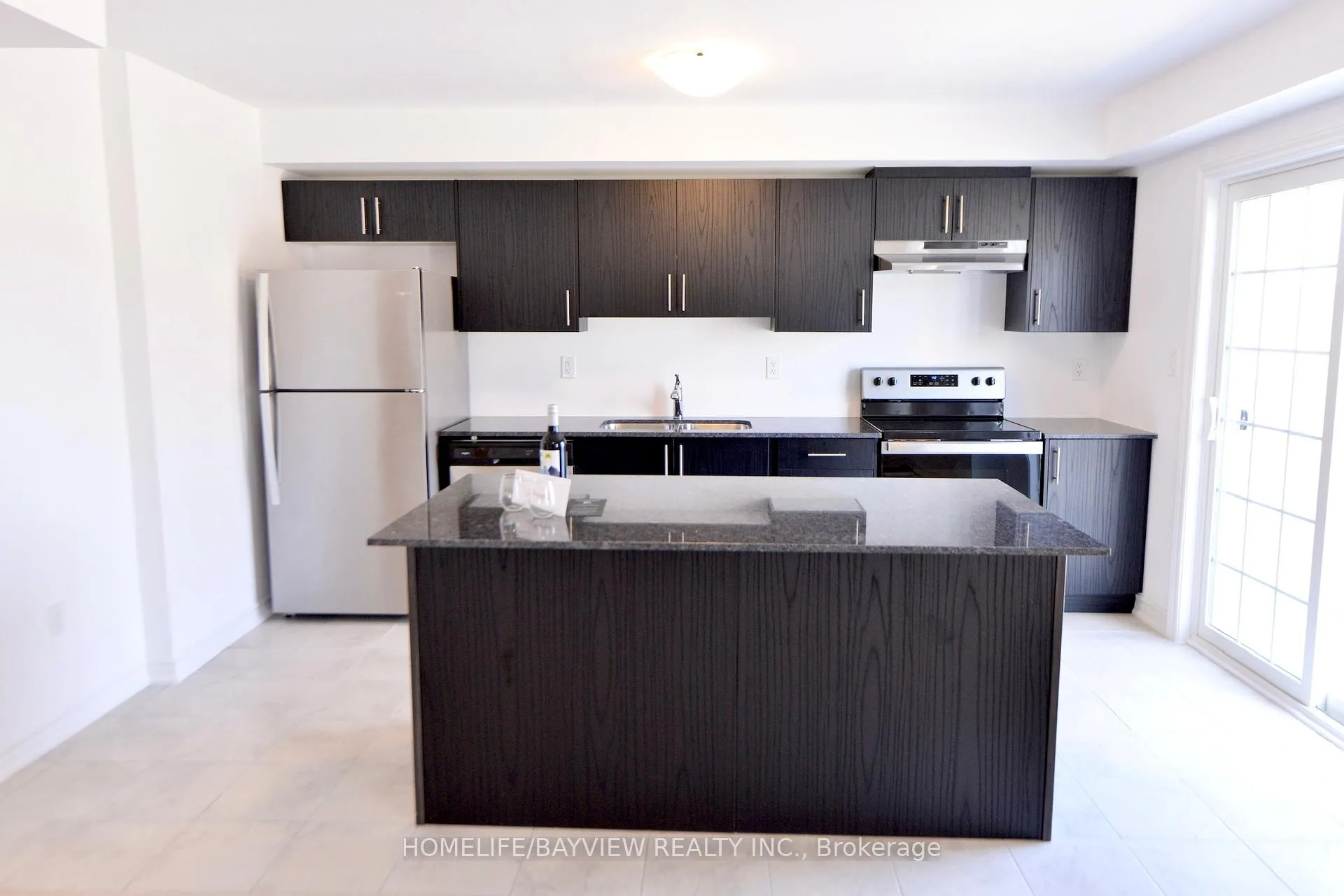Photo 16 of 78 Pumpkin Corner Crescent, Barrie, Innis-Shore — HOMEH