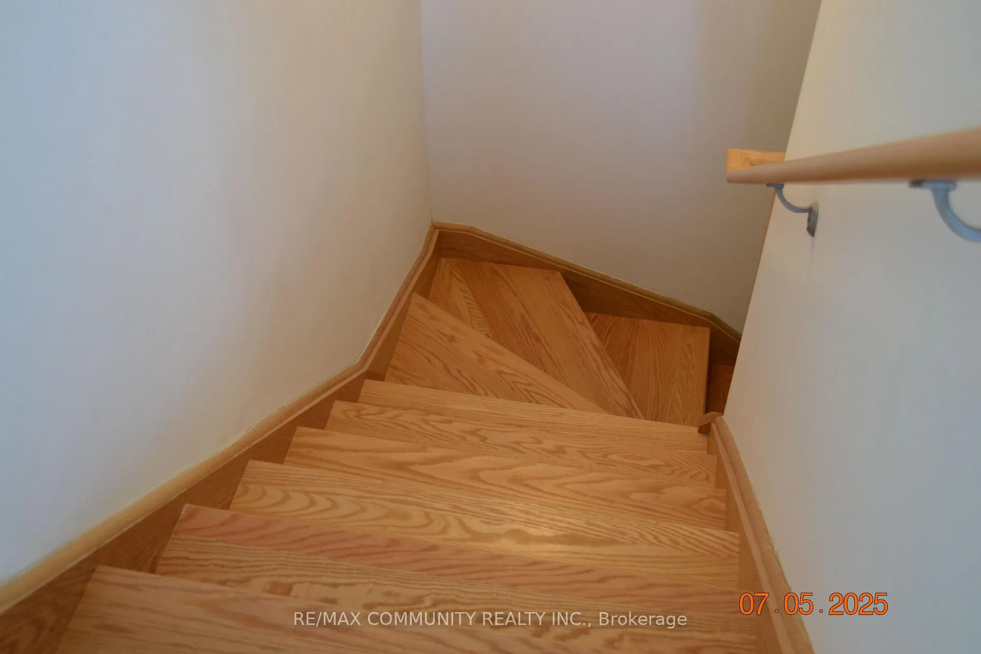 Photo 9 of 809 Conlin Rd E, Oshawa, Samac — HOMEH