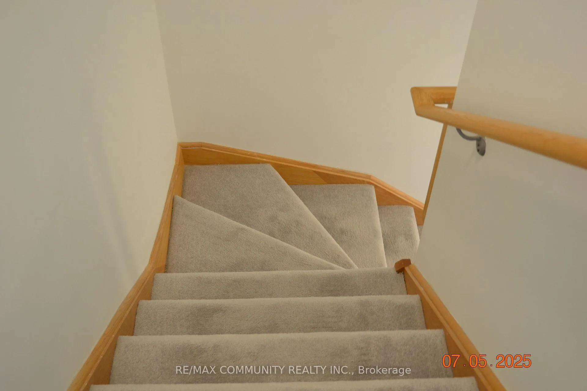 Photo 11 of 809 Conlin Rd E, Oshawa, Samac — HOMEH