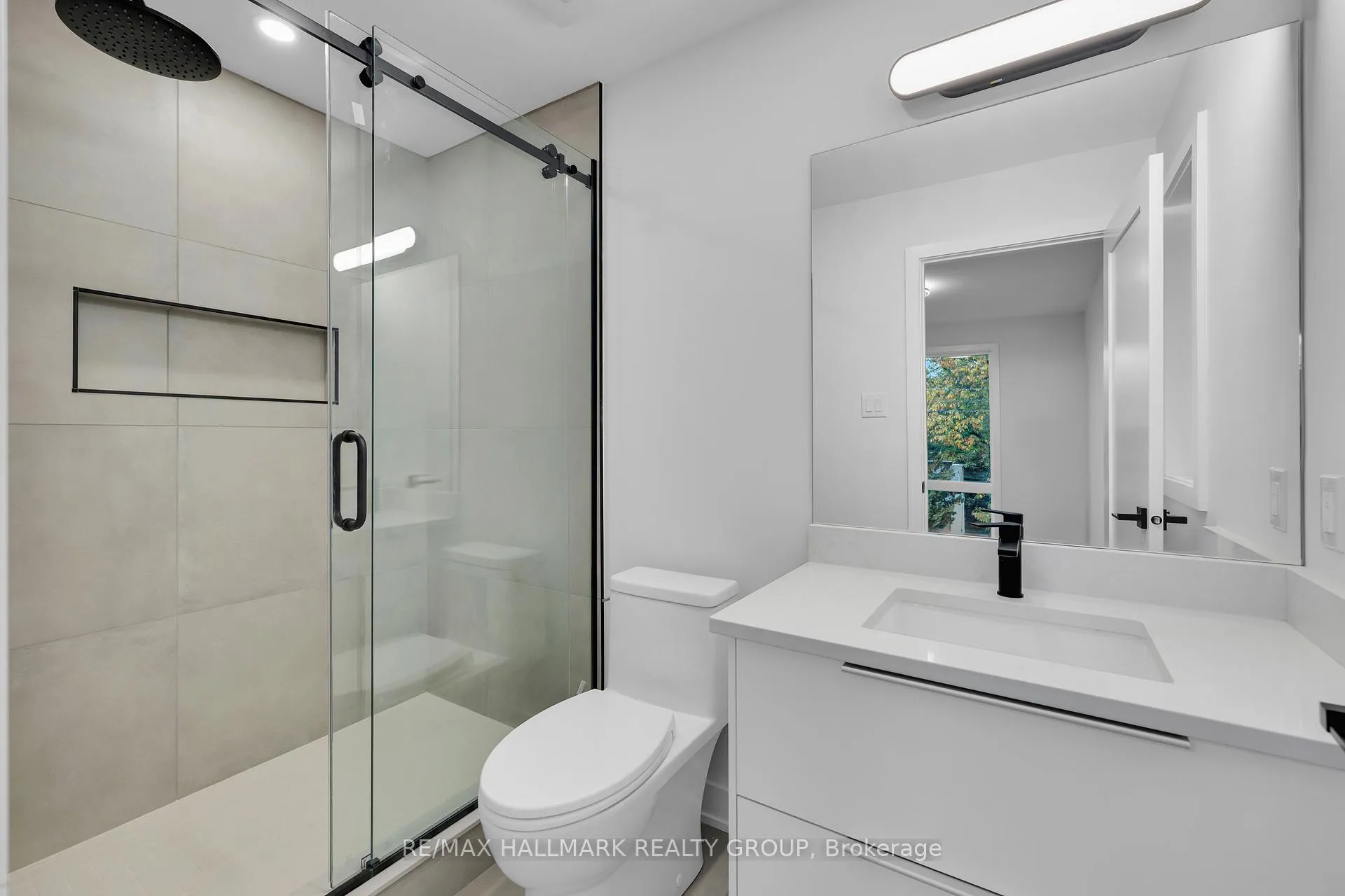 Photo 30 of 479 Wentworth Avenue E, Ottawa, Woodroffe — HOMEH