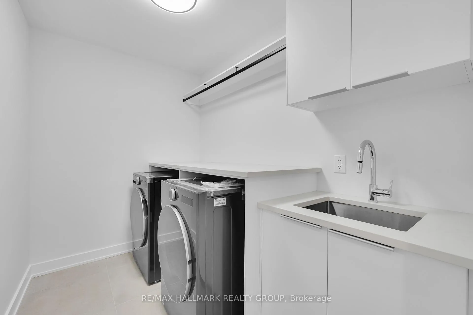 Photo 31 of 479 Wentworth Avenue E, Ottawa, Woodroffe — HOMEH