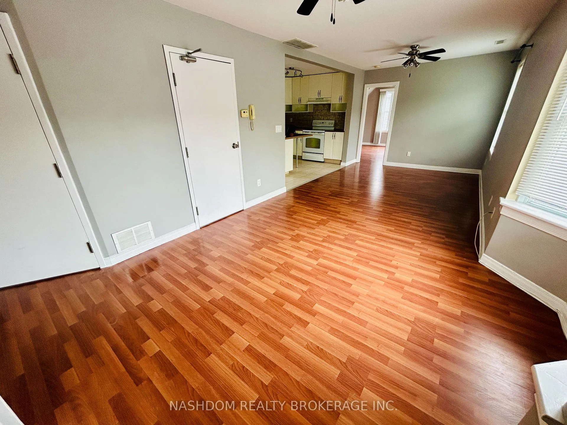 Photo 4 of Unit 3, 209 Balsam Avenue S, Hamilton, Blakeley — HOMEH