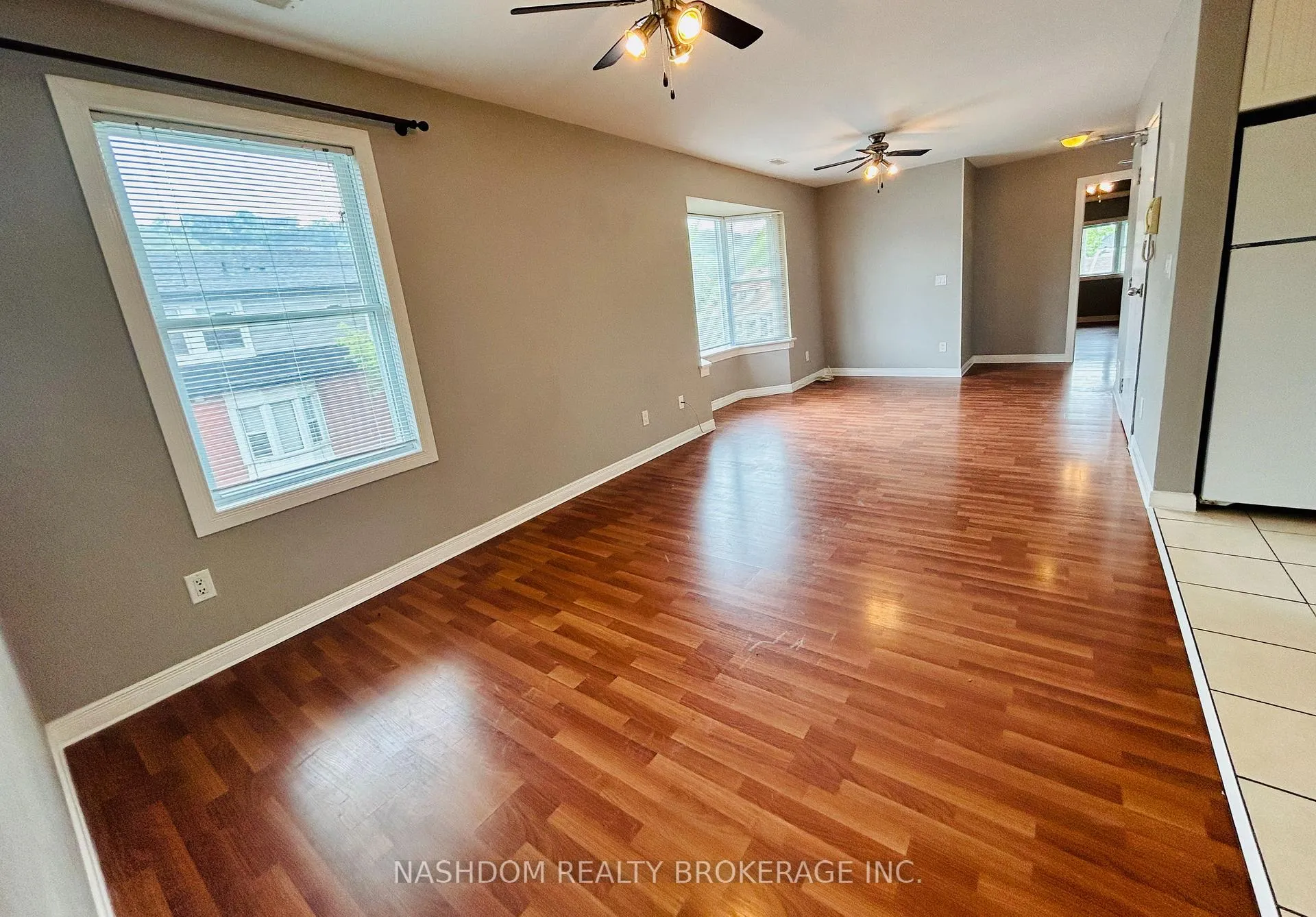Photo 5 of Unit 3, 209 Balsam Avenue S, Hamilton, Blakeley — HOMEH