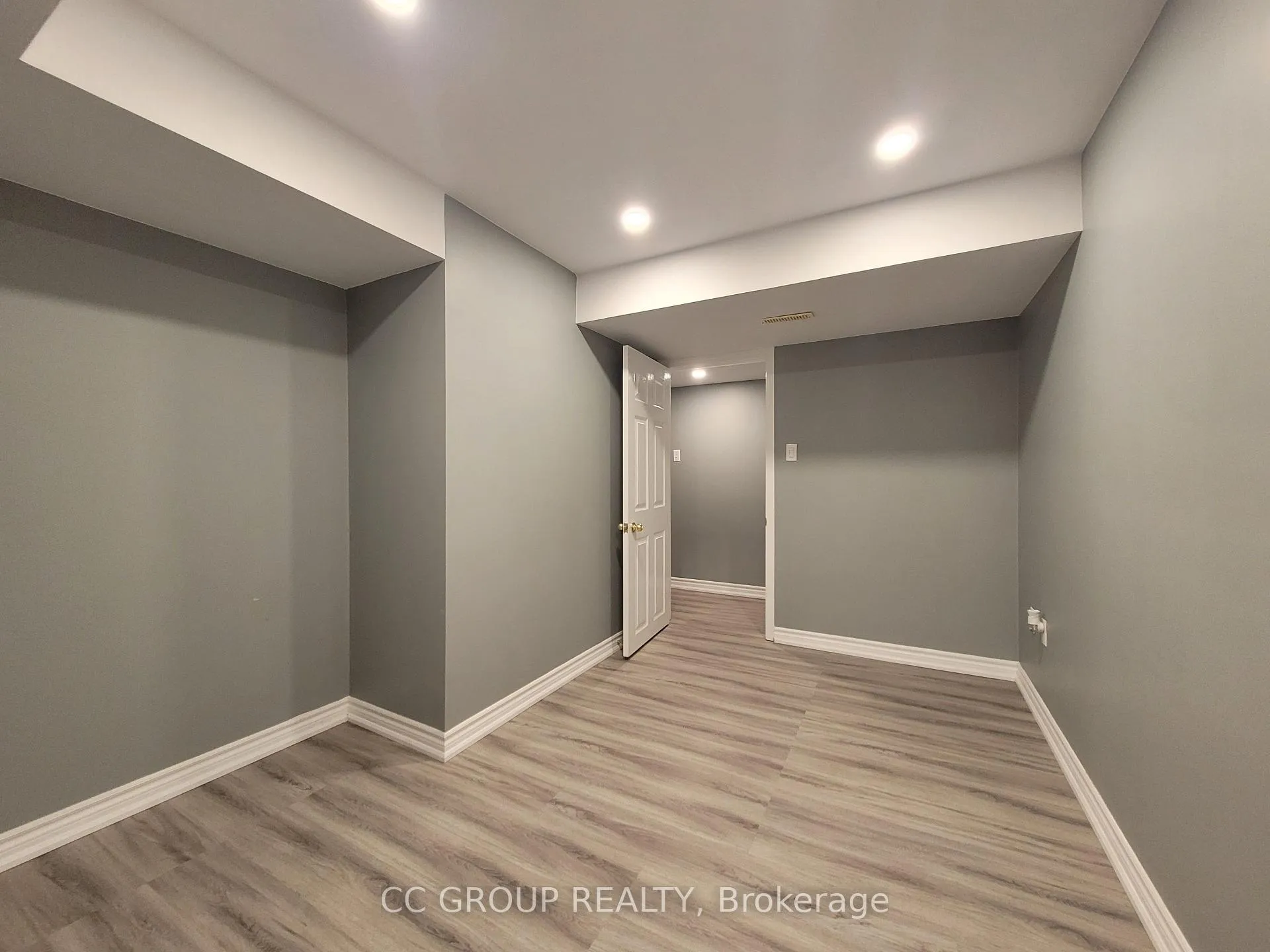 Photo 10 of 51 Macrill Road, Markham, Cachet — HOMEH