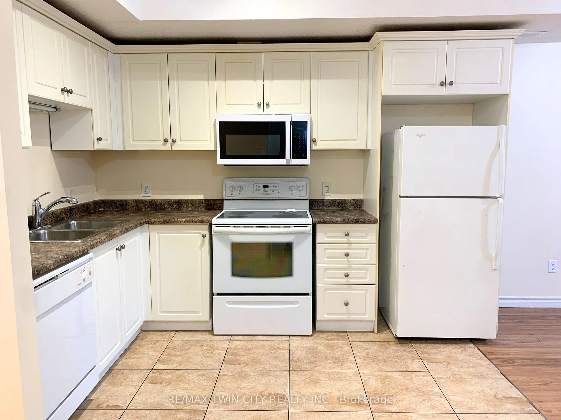 Photo 5 of 77A Florence Avenue, Kitchener — HOMEH