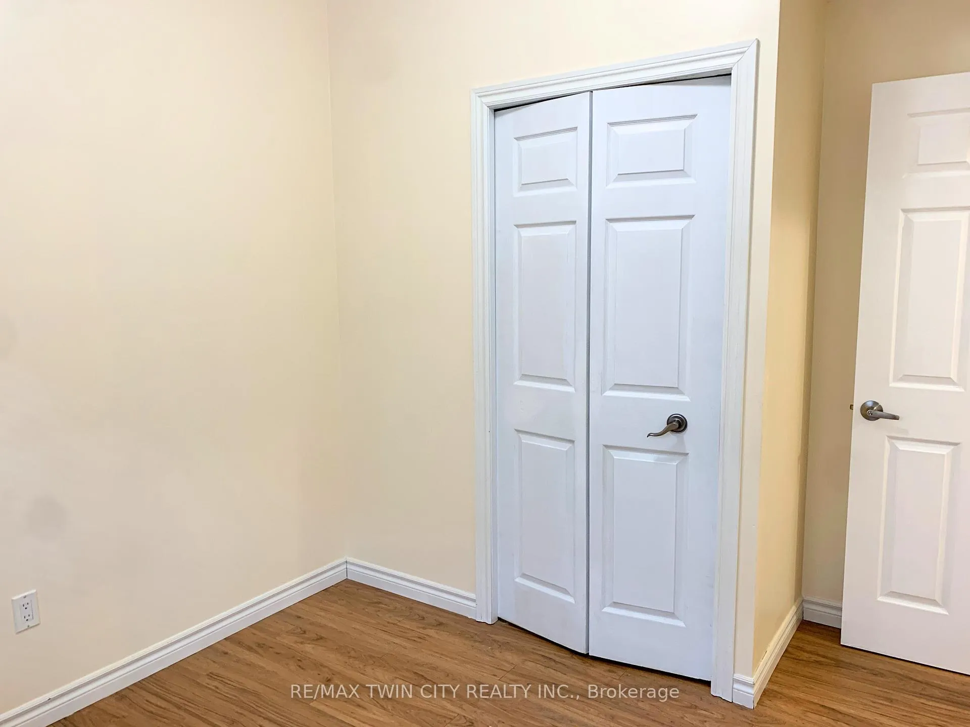 Photo 10 of 77A Florence Avenue, Kitchener — HOMEH