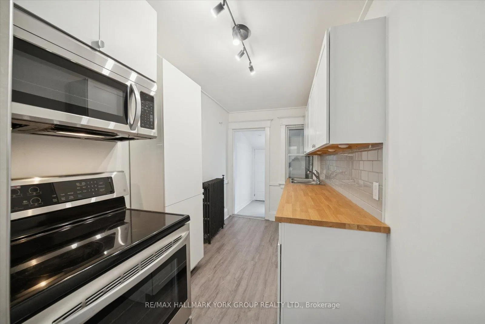 Photo 14 of Unit Unit A, 1578 Queen Street, Toronto, Greenwood-Coxwell — HOMEH