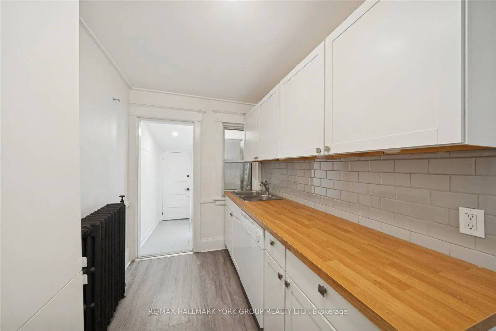 Photo 15 of Unit Unit A, 1578 Queen Street, Toronto, Greenwood-Coxwell — HOMEH