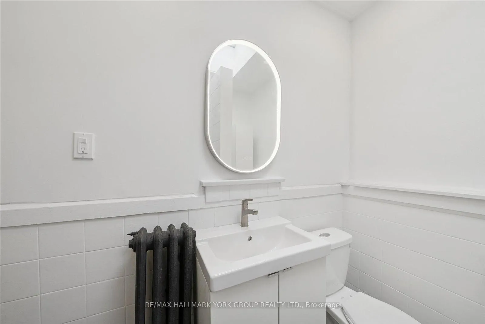 Photo 19 of Unit Unit A, 1578 Queen Street, Toronto, Greenwood-Coxwell — HOMEH