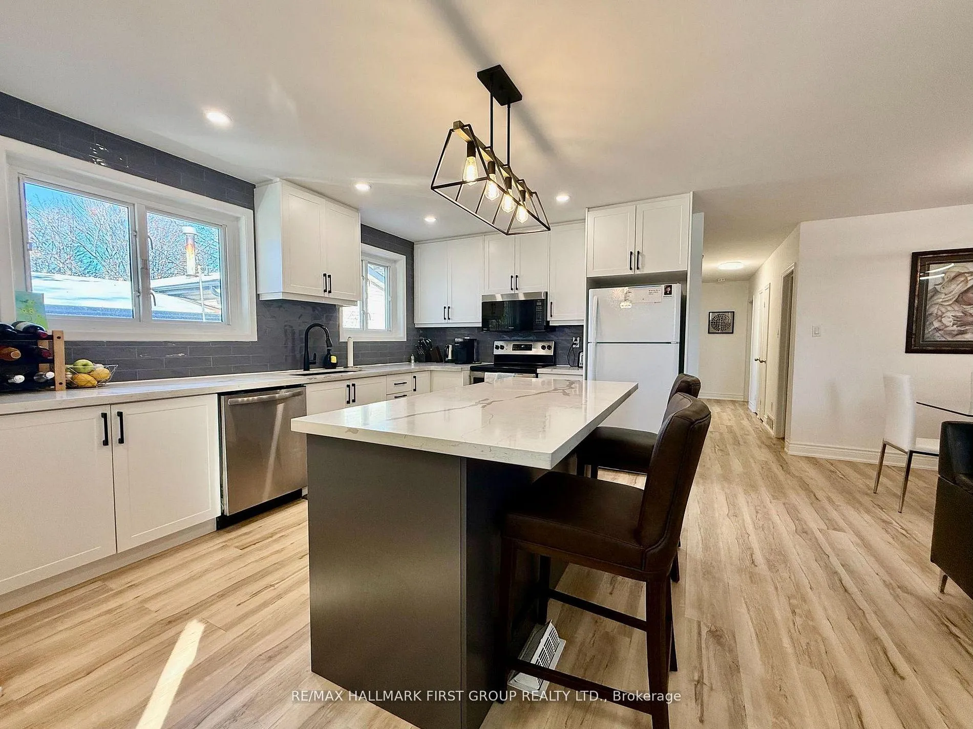 Photo 5 of 851 Bem Avenue, Pickering, Bay Ridges — HOMEH