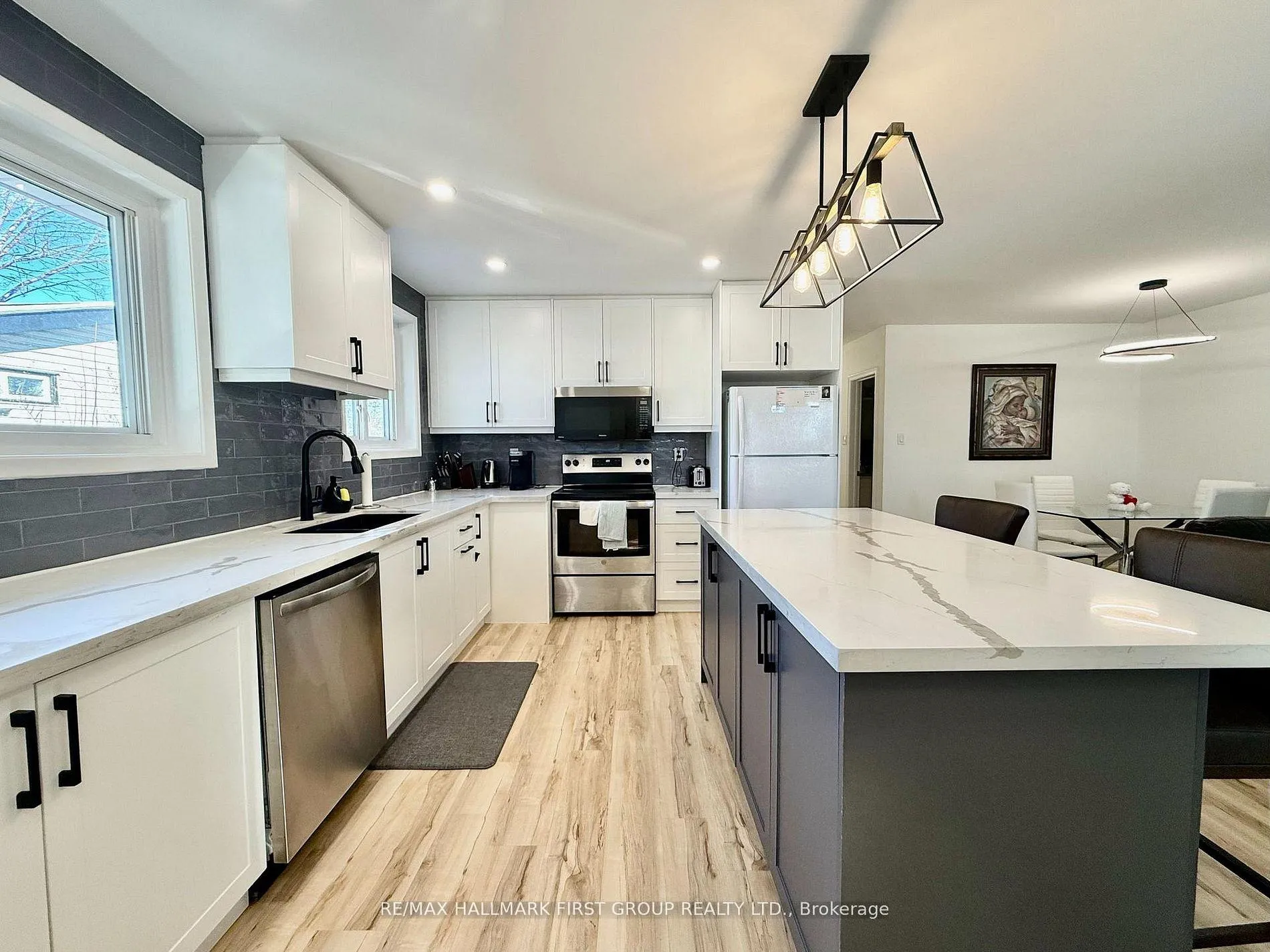 Photo 8 of 851 Bem Avenue, Pickering, Bay Ridges — HOMEH