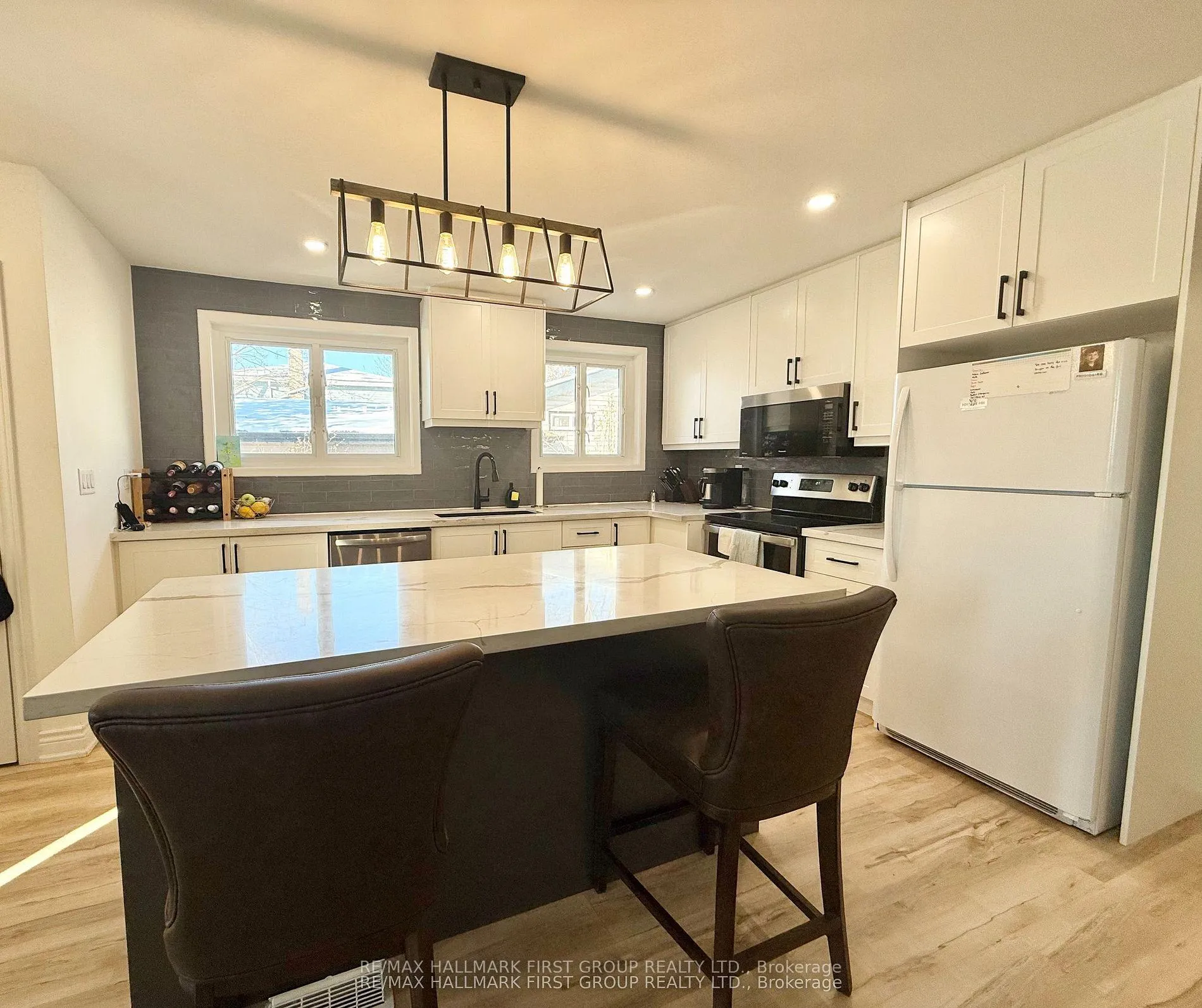 Photo 9 of 851 Bem Avenue, Pickering, Bay Ridges — HOMEH