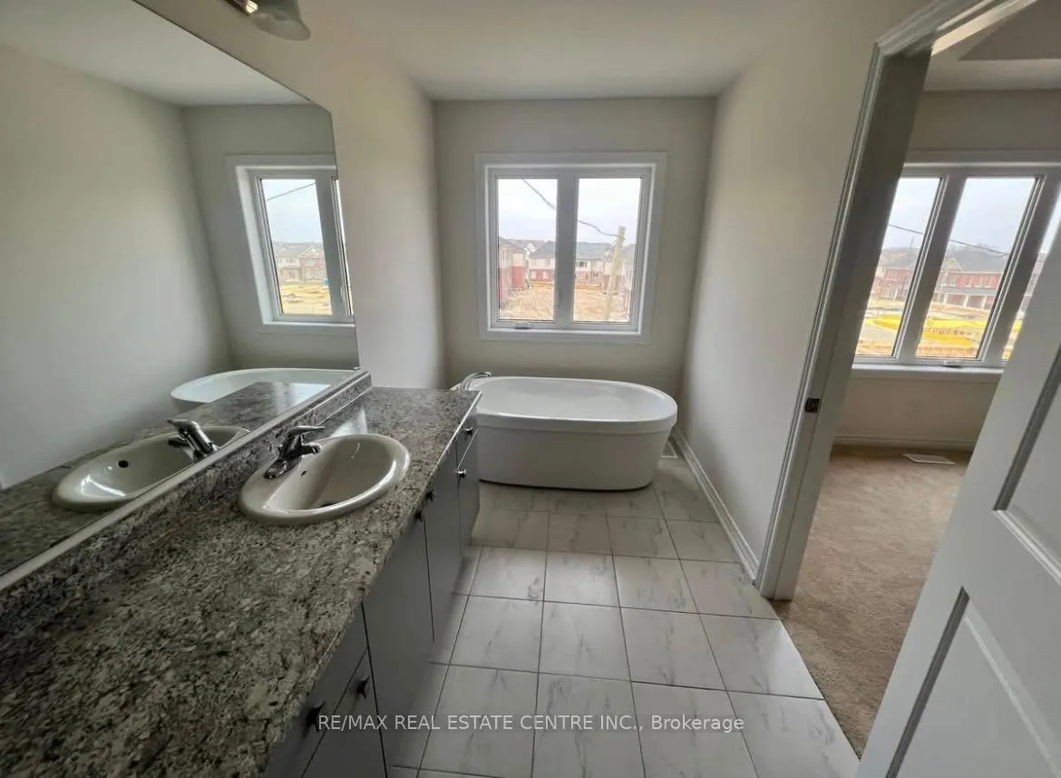 Photo 13 of 151 Broadacre Drive, Kitchener — HOMEH